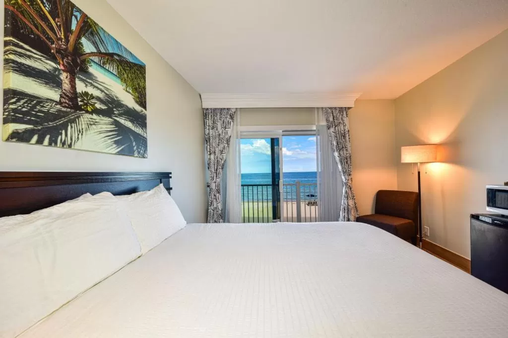 King Room - Oceanfront in Sun Tower Hotel & Suites on the Beach