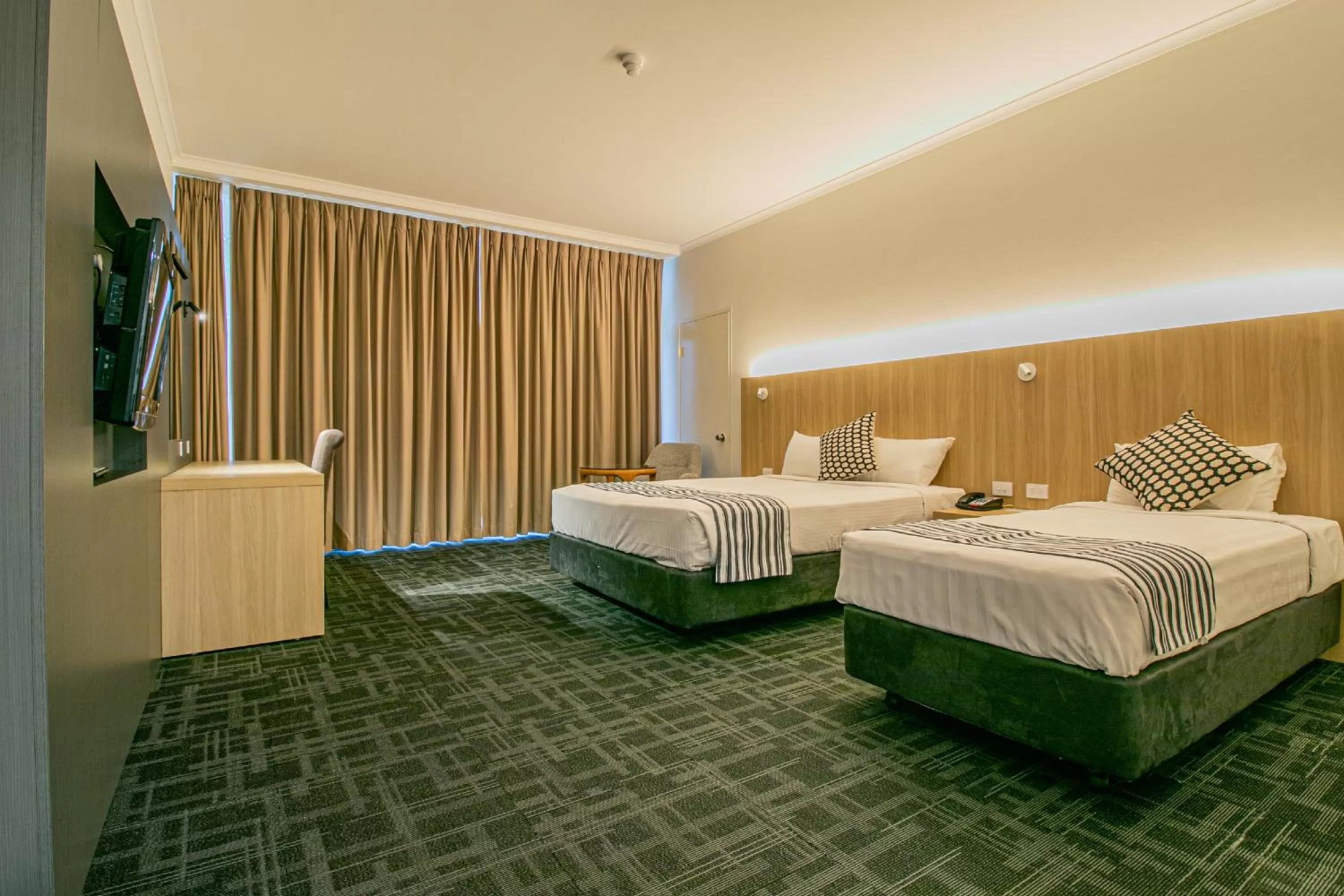 Twin Room - Ocean Side in Absolute Beachfront Opal Cove Resort