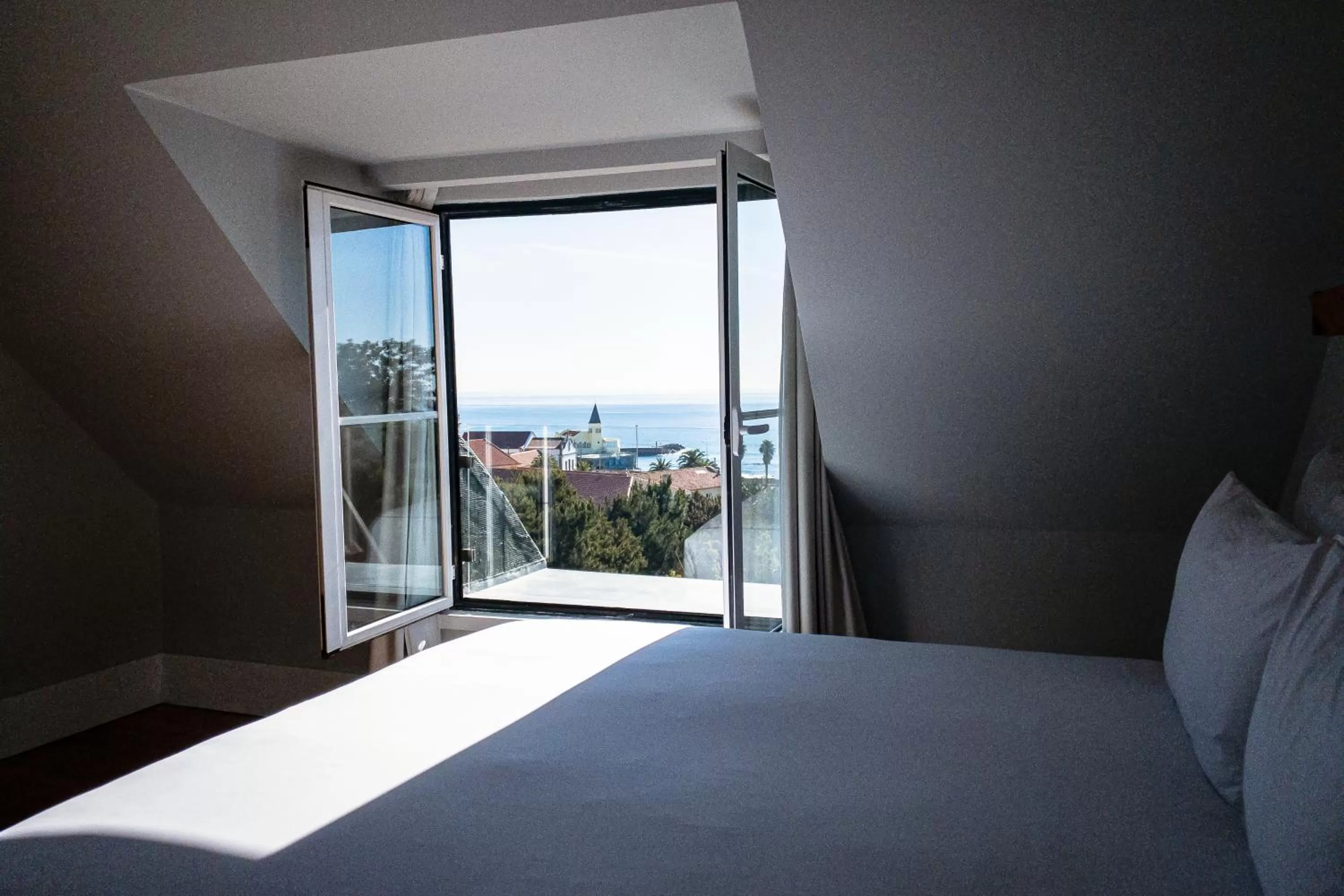 Deluxe Double or Twin Room with Sea View - single occupancy in A House in Estoril - Adults Only