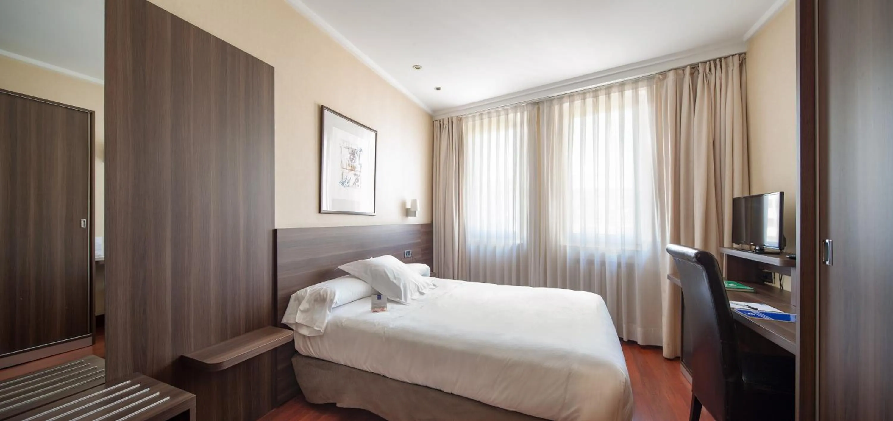 Single Room in Hotel Yoldi