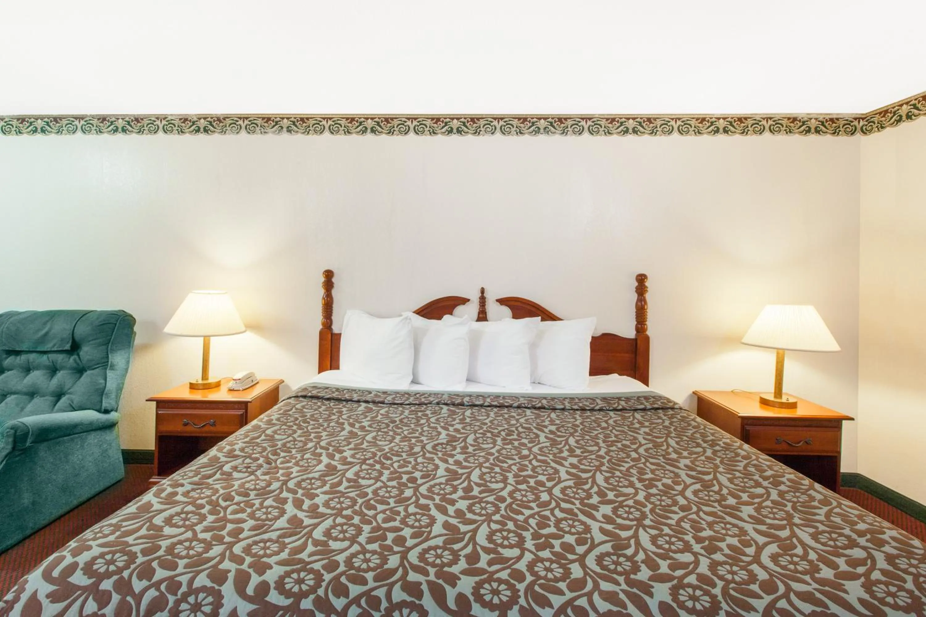 King Room - Non-Smoking in Days Inn by Wyndham Erick