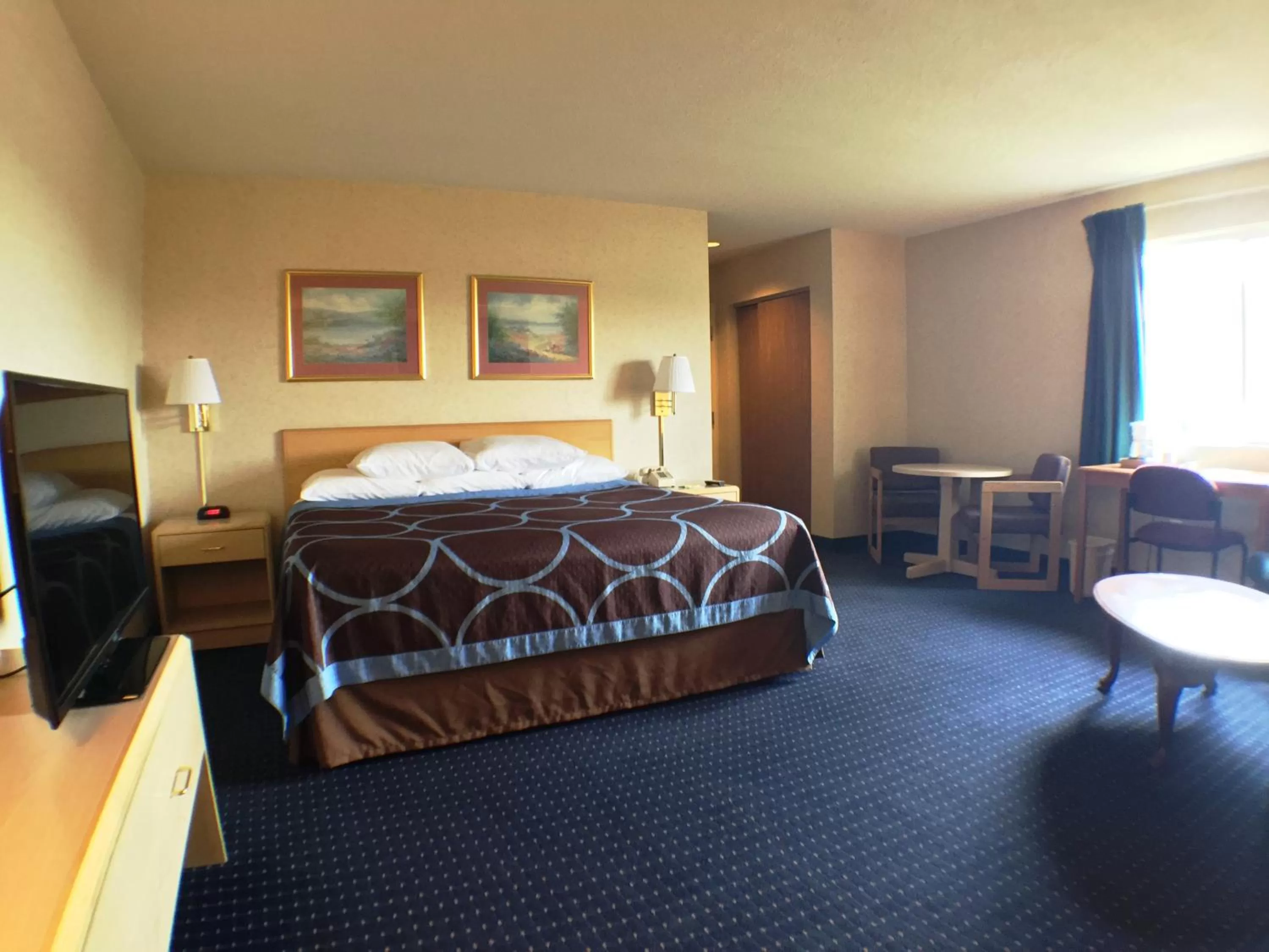 King Studio Suite - Non-Smoking in Super 8 by Wyndham Canandaigua