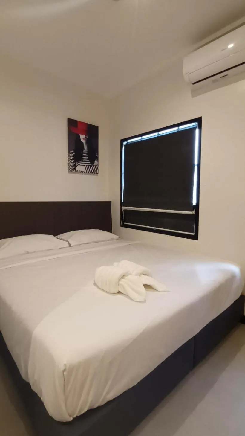 Deluxe Double Room in The Blocks Hostel Sukhumvit 10