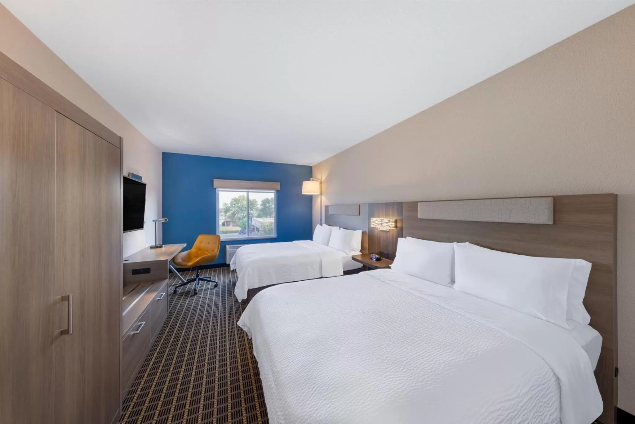 Standard Room with Two Queen Beds in Holiday Inn Express & Suites Pittsburg by IHG
