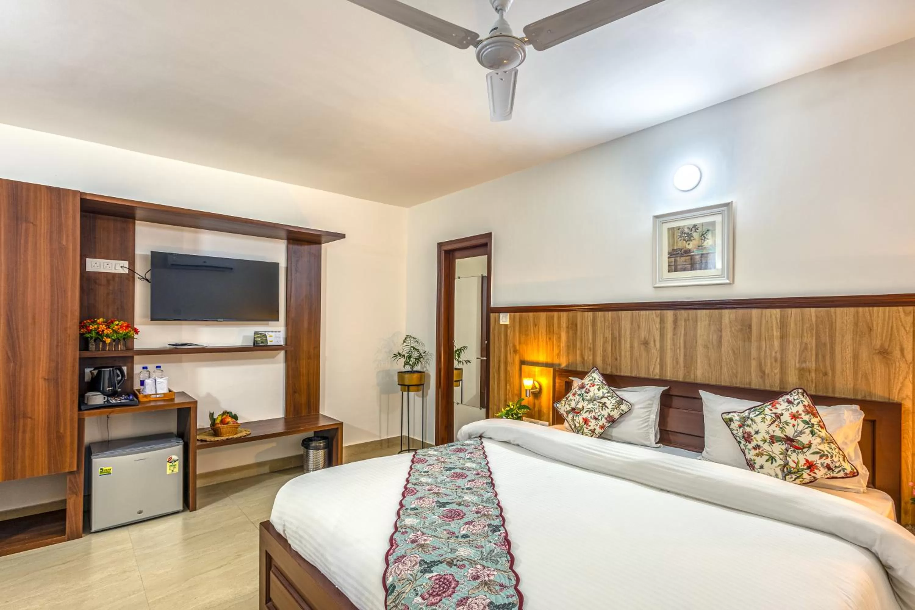 King Room with Mountain View in Neer Ganga Resorts