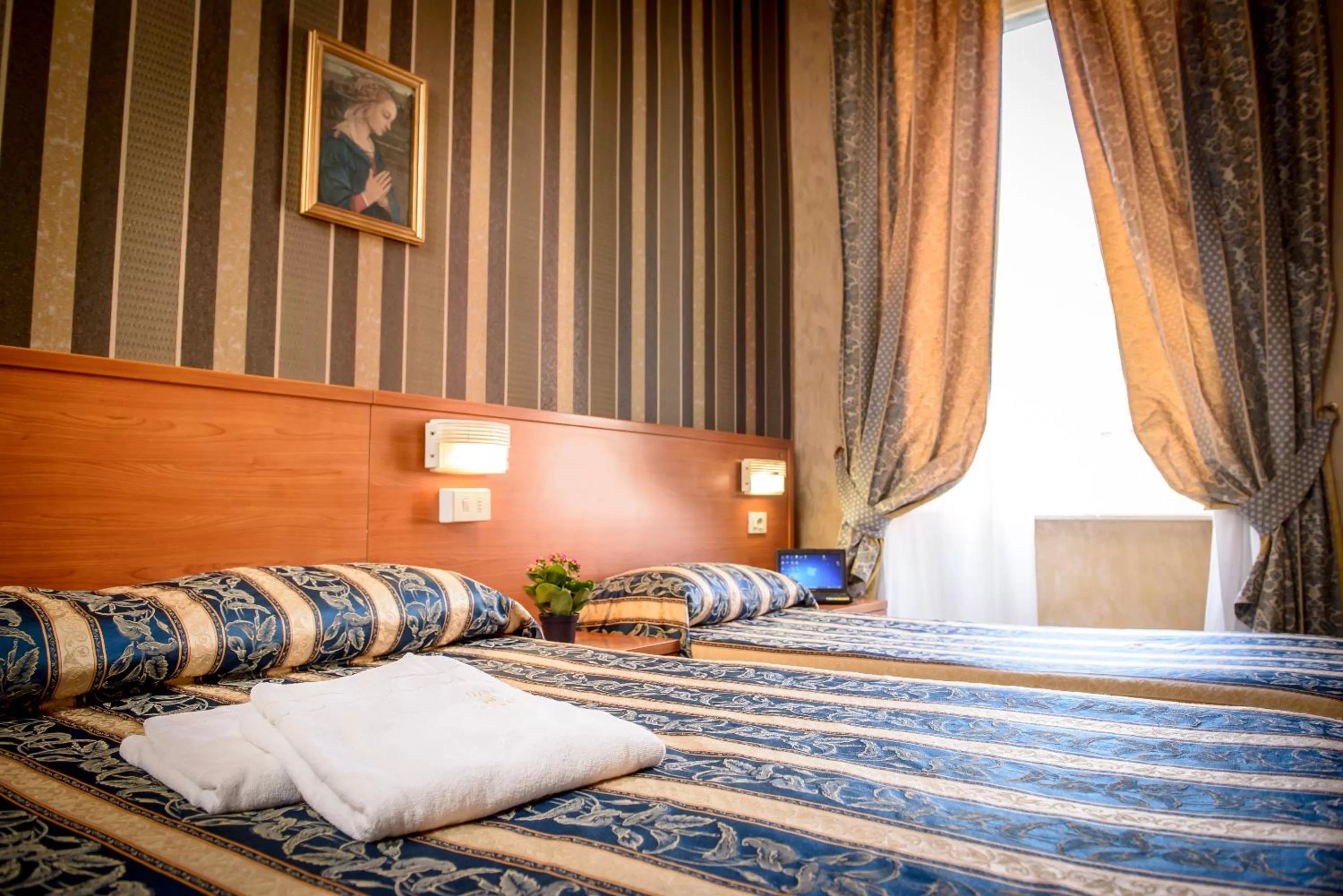 Triple Room in Hotel Emmaus