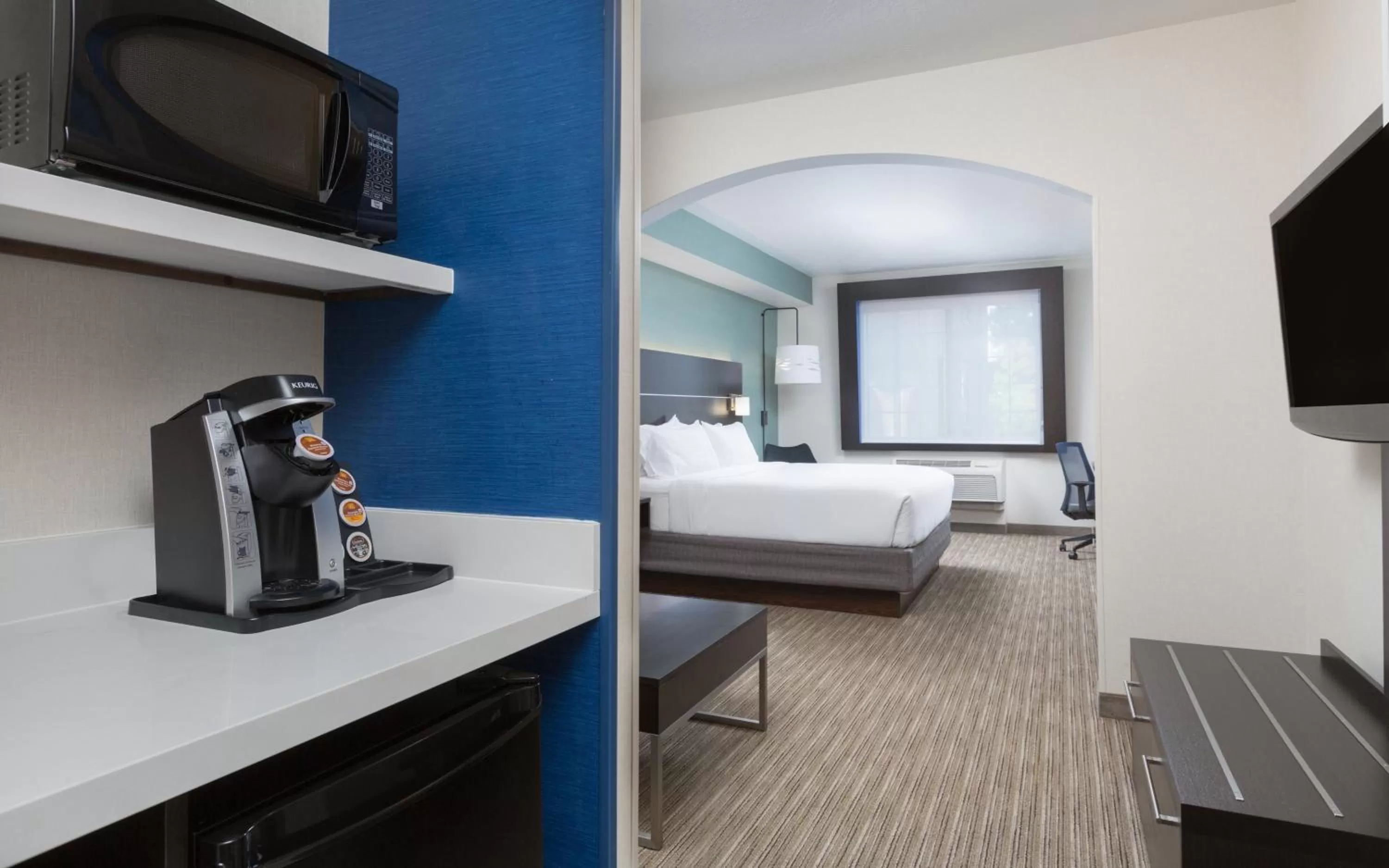 King Suite - Non-Smoking in Holiday Inn Express Hotel & Suites Eugene Downtown - University by IHG