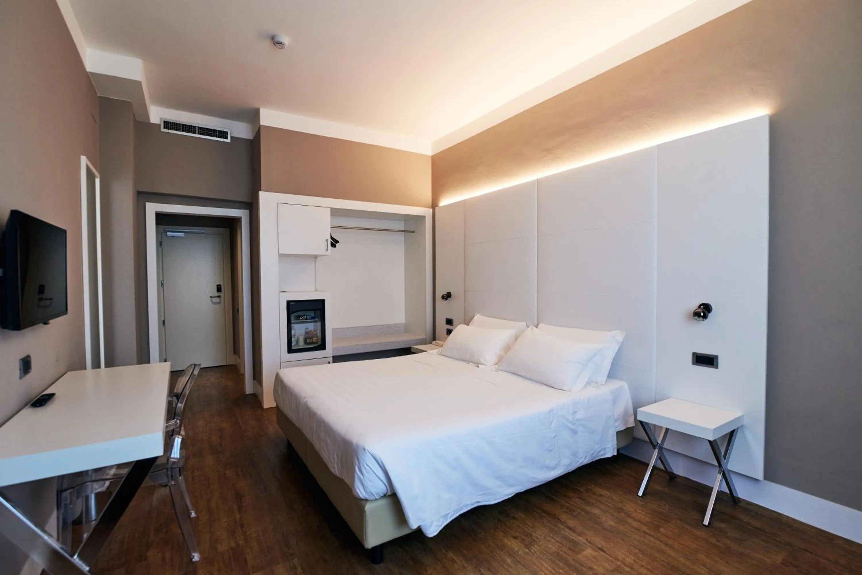Superior Double or Twin Room in Hotel Poledrini