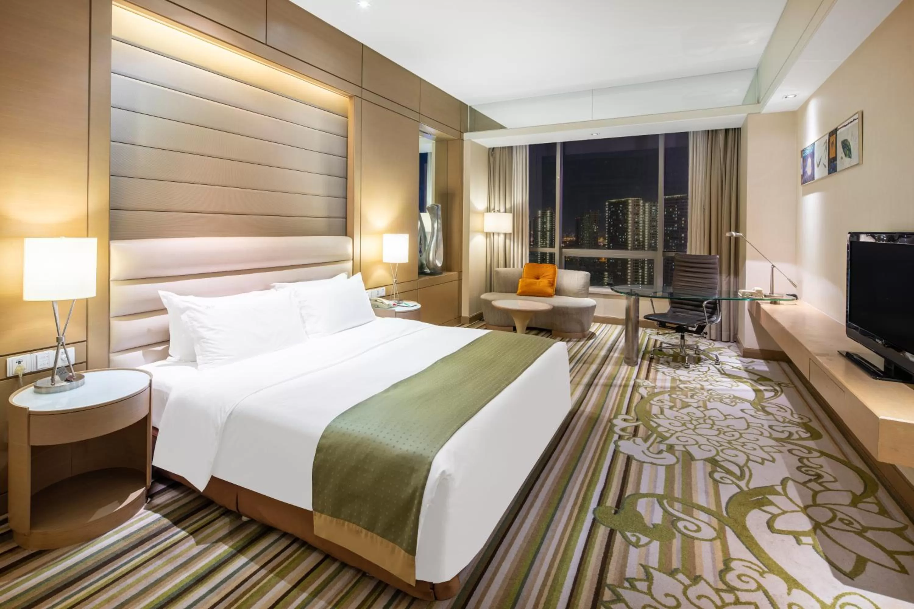 King Room - Smoking  in Holiday Inn Tianjin Riverside by IHG
