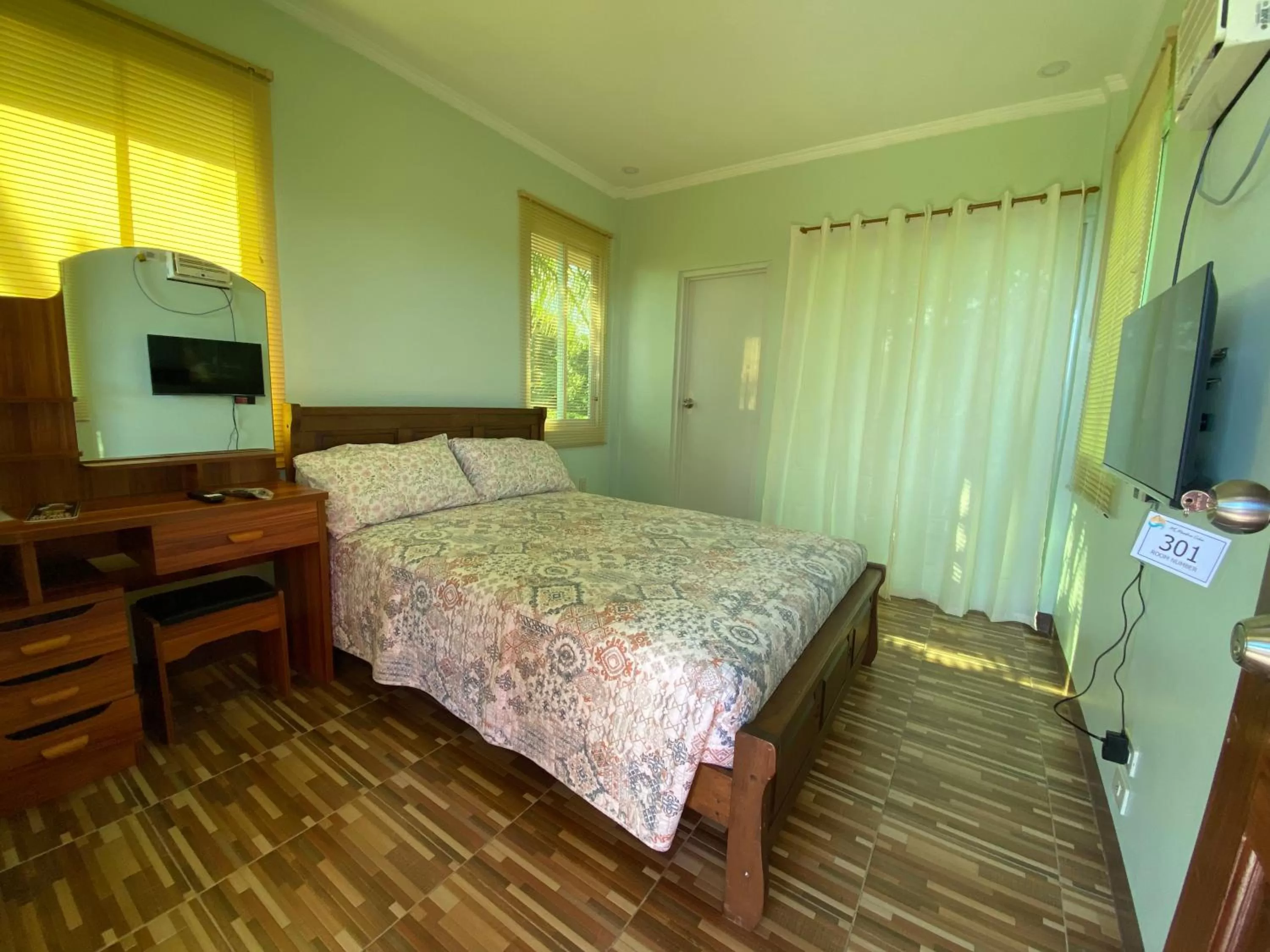 Double Room with Balcony in MS Mountain Cabin