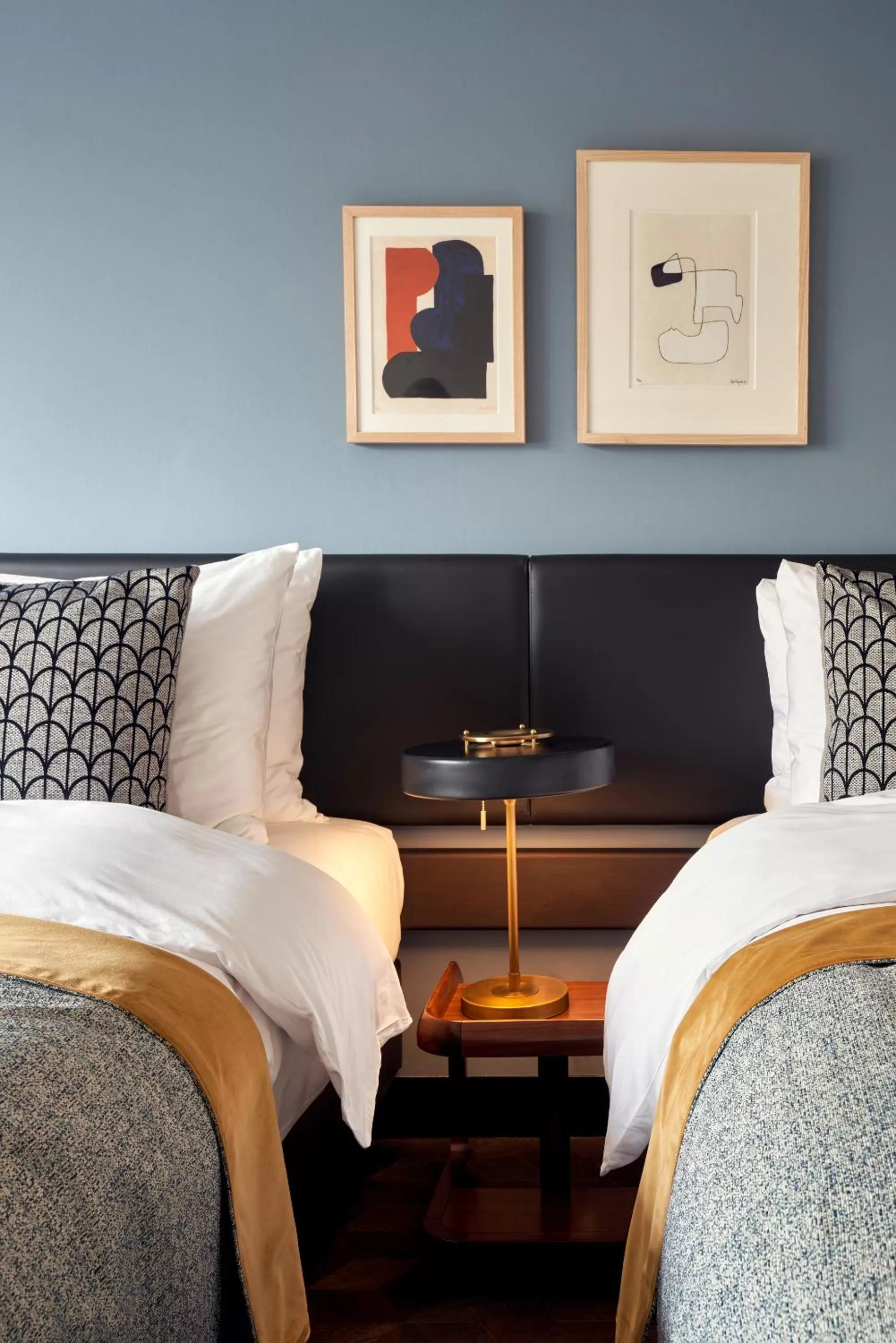 Deluxe Twin Room in Park Centraal Amsterdam, part of Sircle Collection