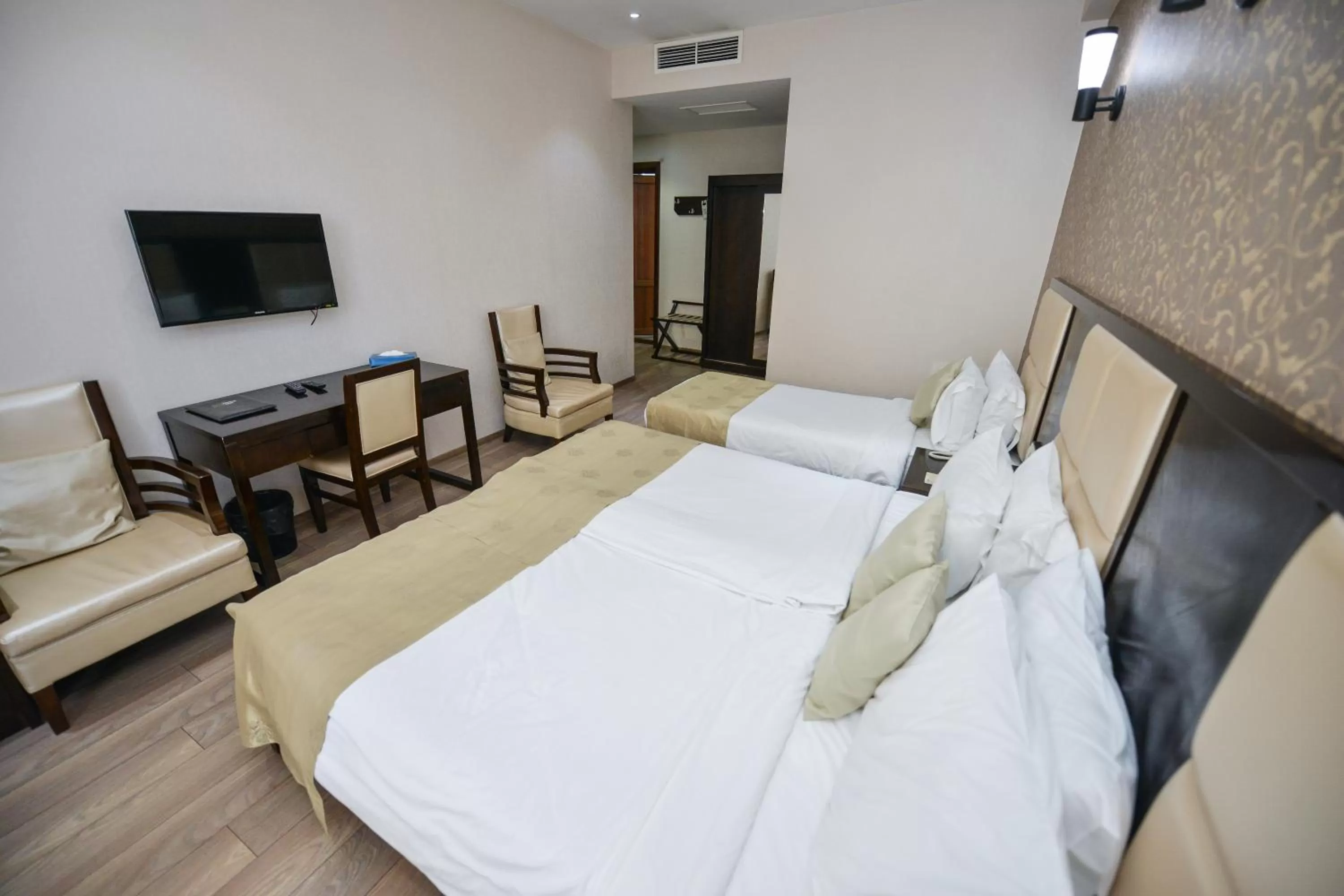 Family Room in Tbilisi Inn