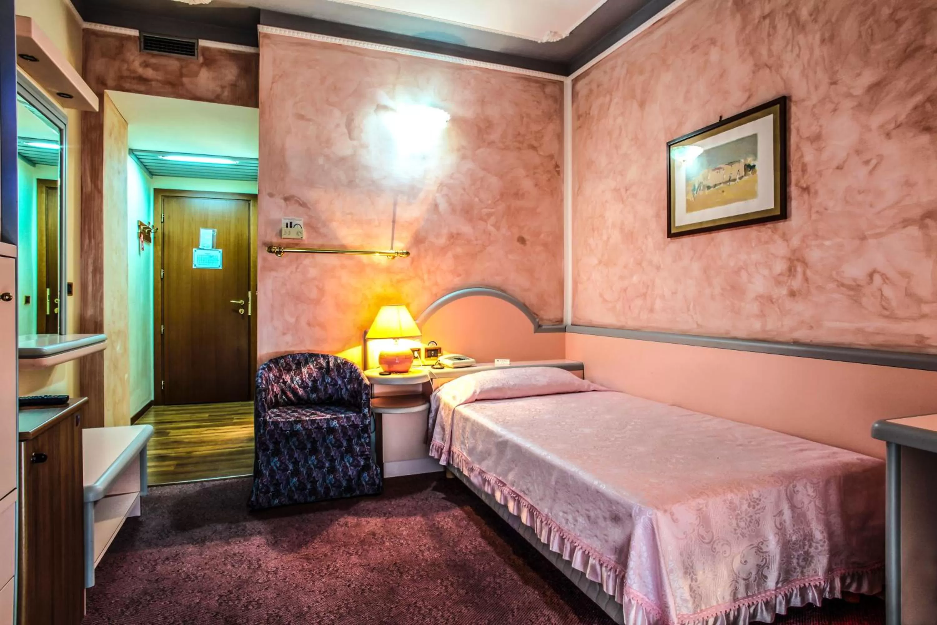 Single Room in Hotel Grazia Deledda