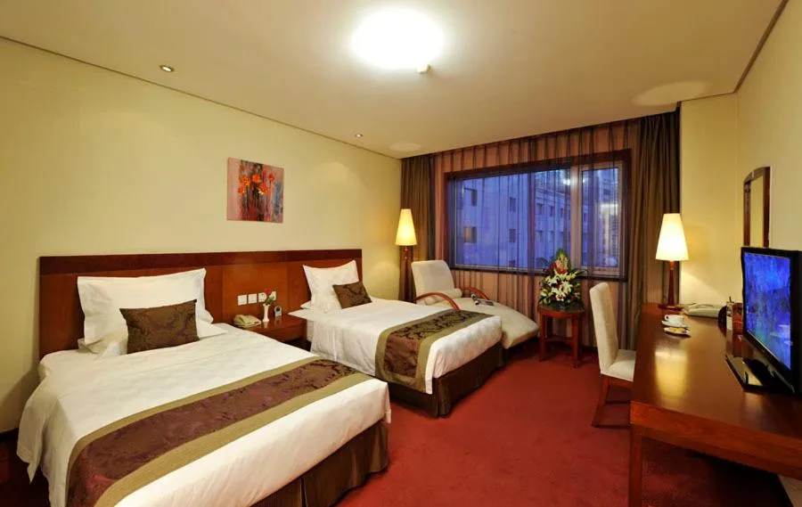 Standard Twin Room in Super House International