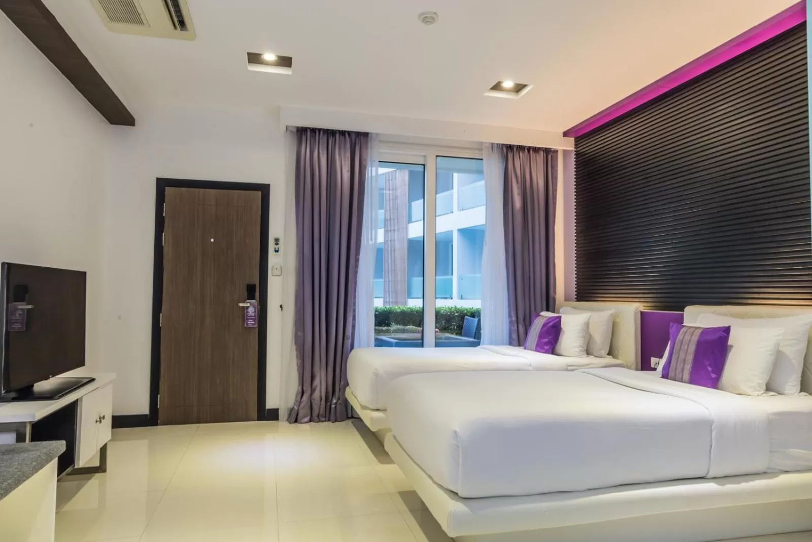 Deluxe Twin Room in The L Resort, Krabi