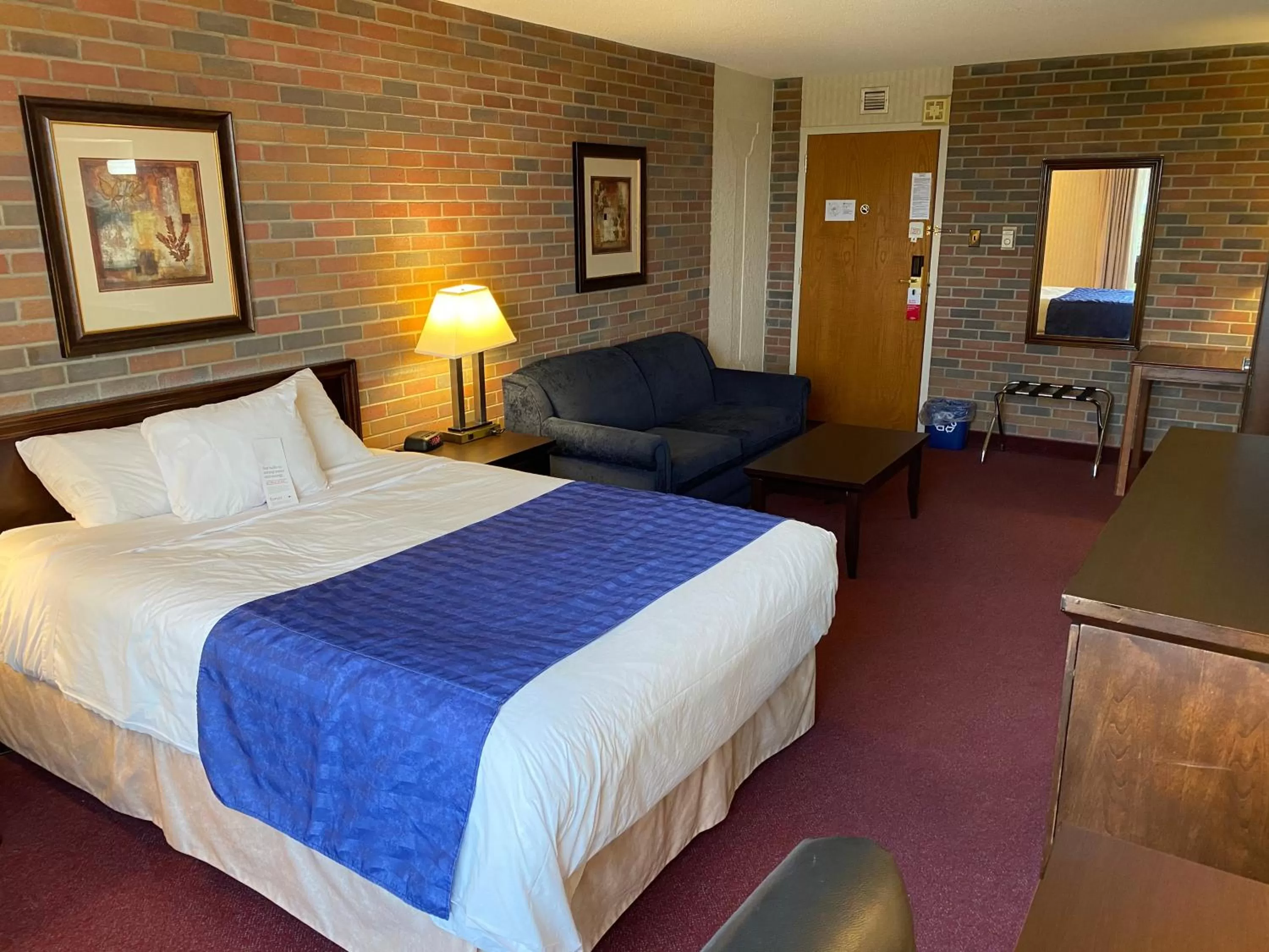 Queen Room with Sofa Bed - Non-Smoking in Ramada by Wyndham Lethbridge