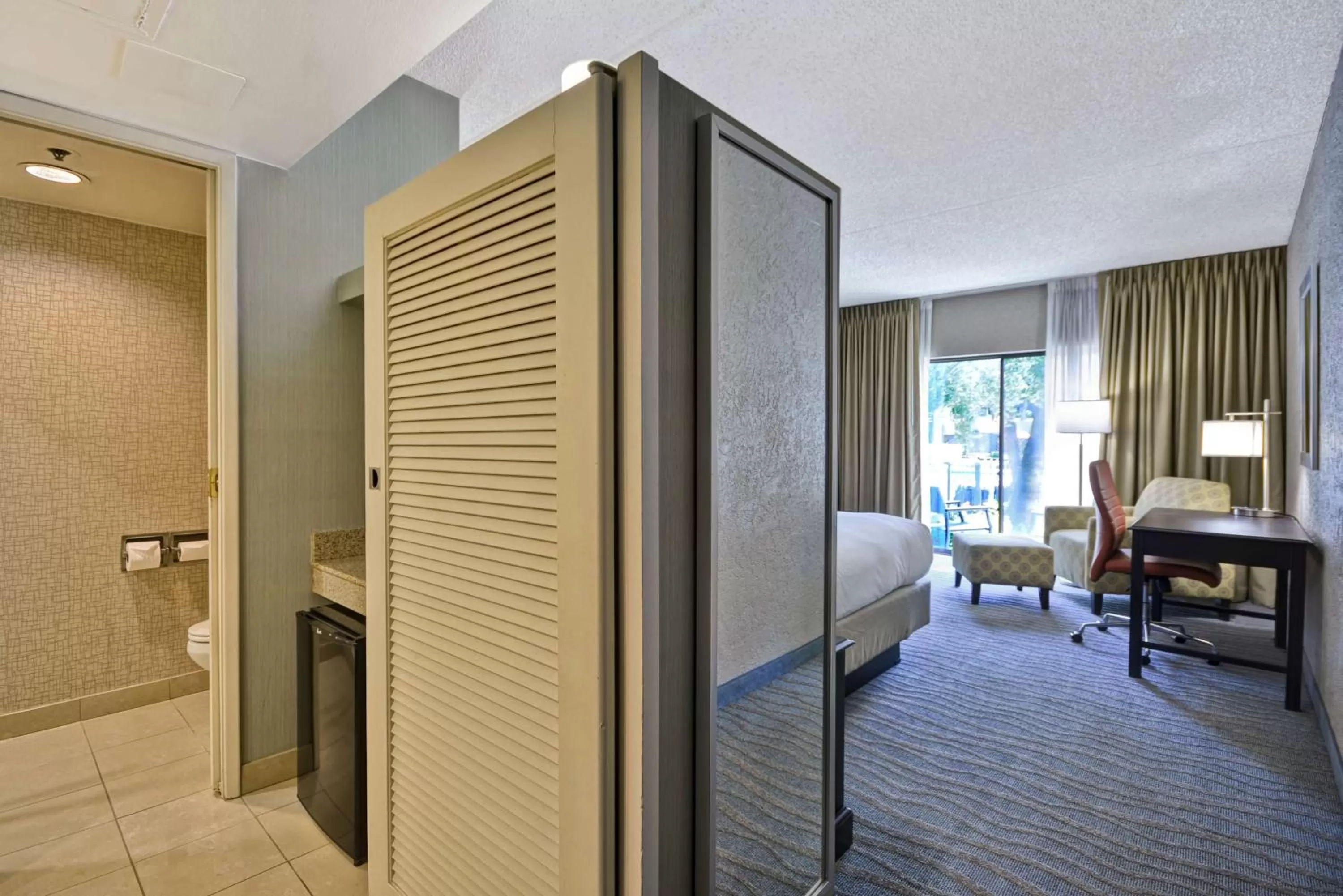 King Room with Patio in DoubleTree by Hilton Phoenix North