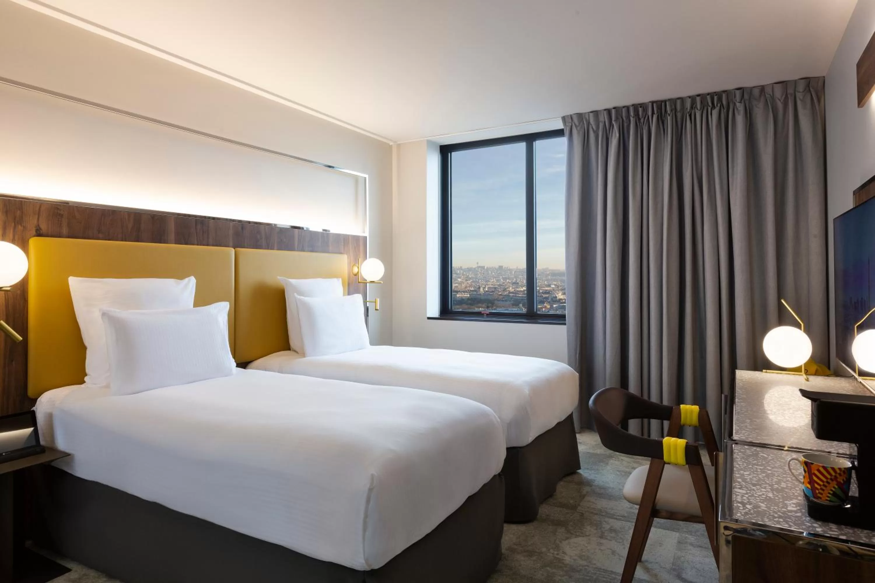 Deluxe Twin Room with View in Pullman Paris Montparnasse