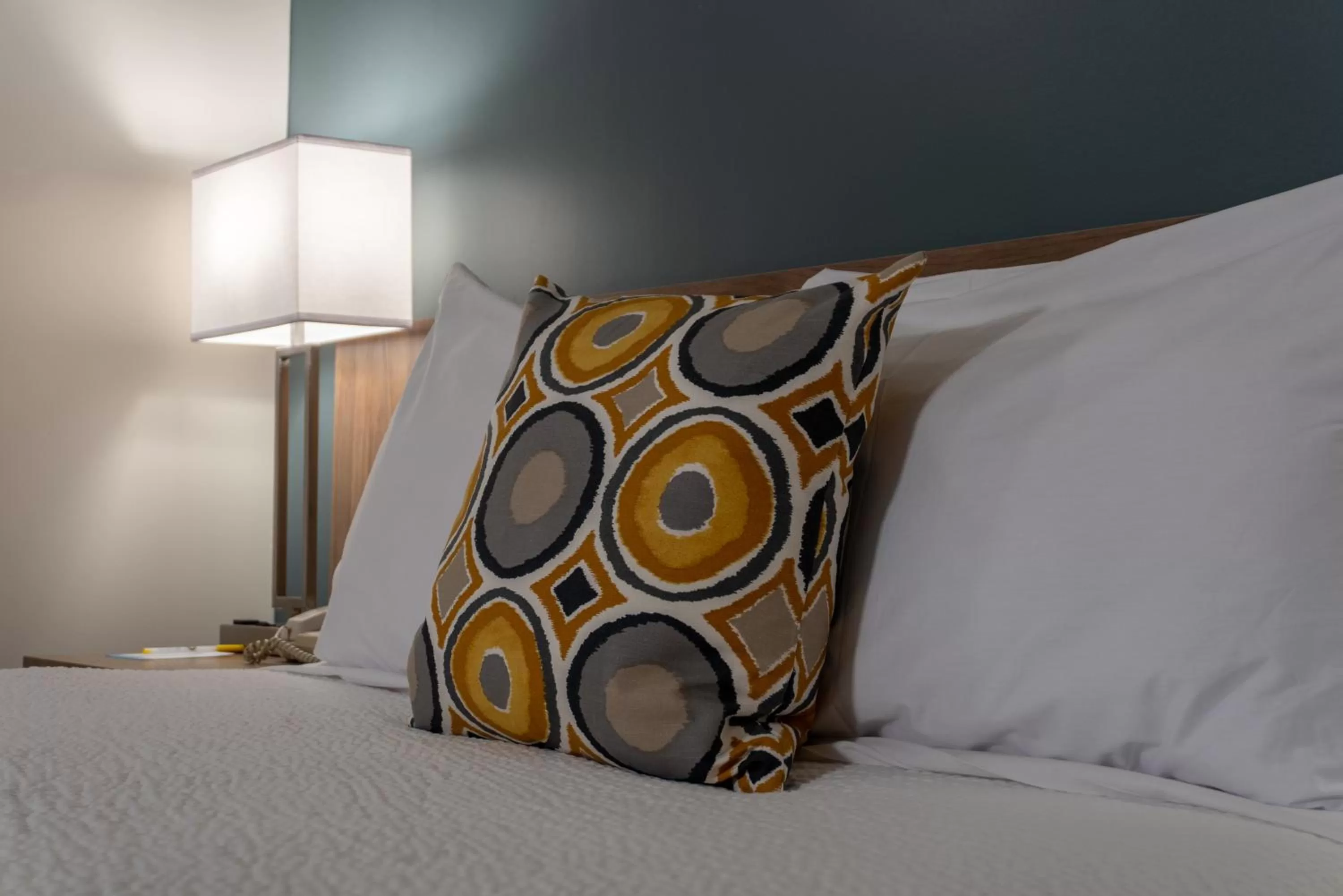 Deluxe King Room - Disability Access in Days Inn by Wyndham Niagara Falls Centre St By the Falls