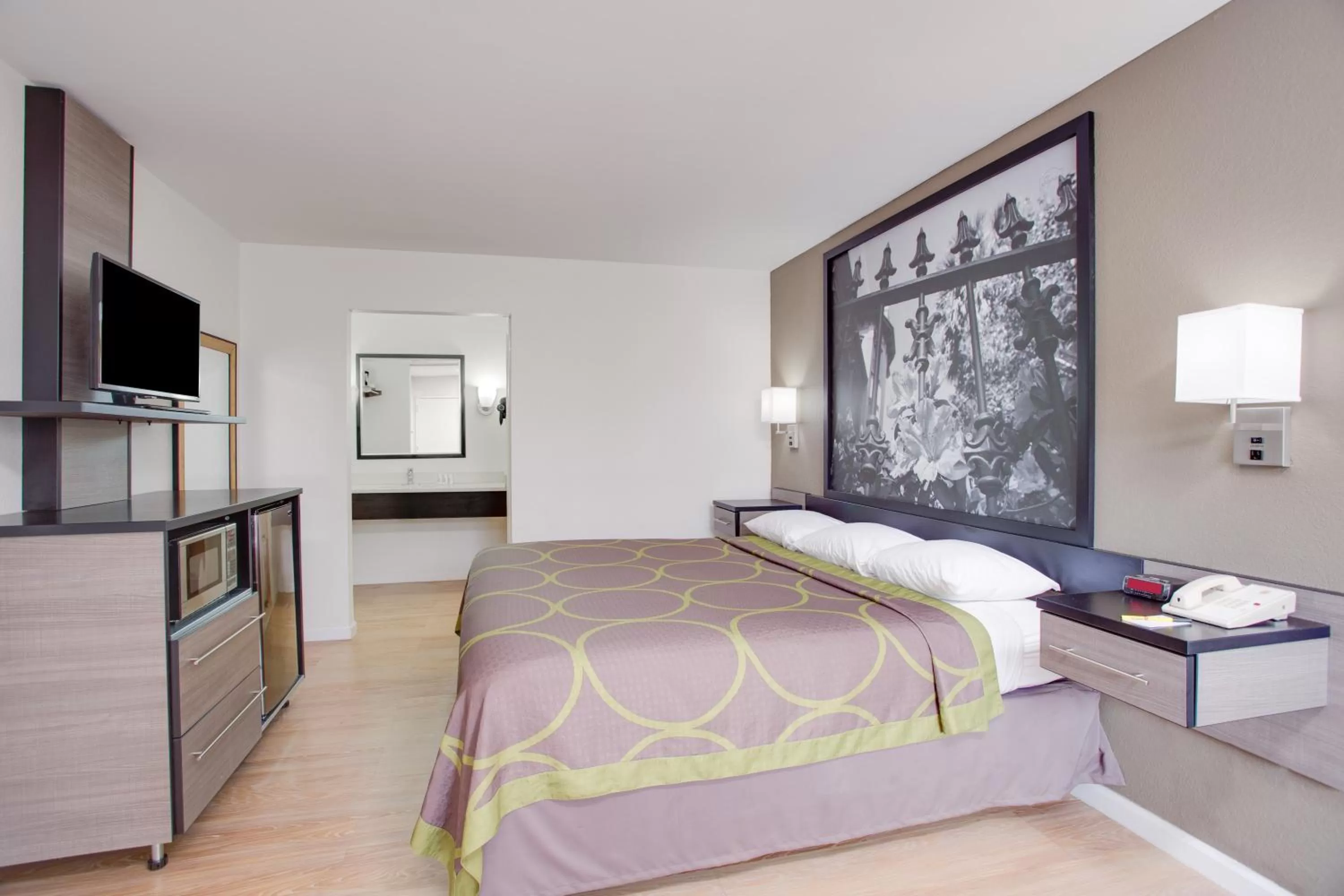 King Room - Smoking  in Super 8 by Wyndham Dalton