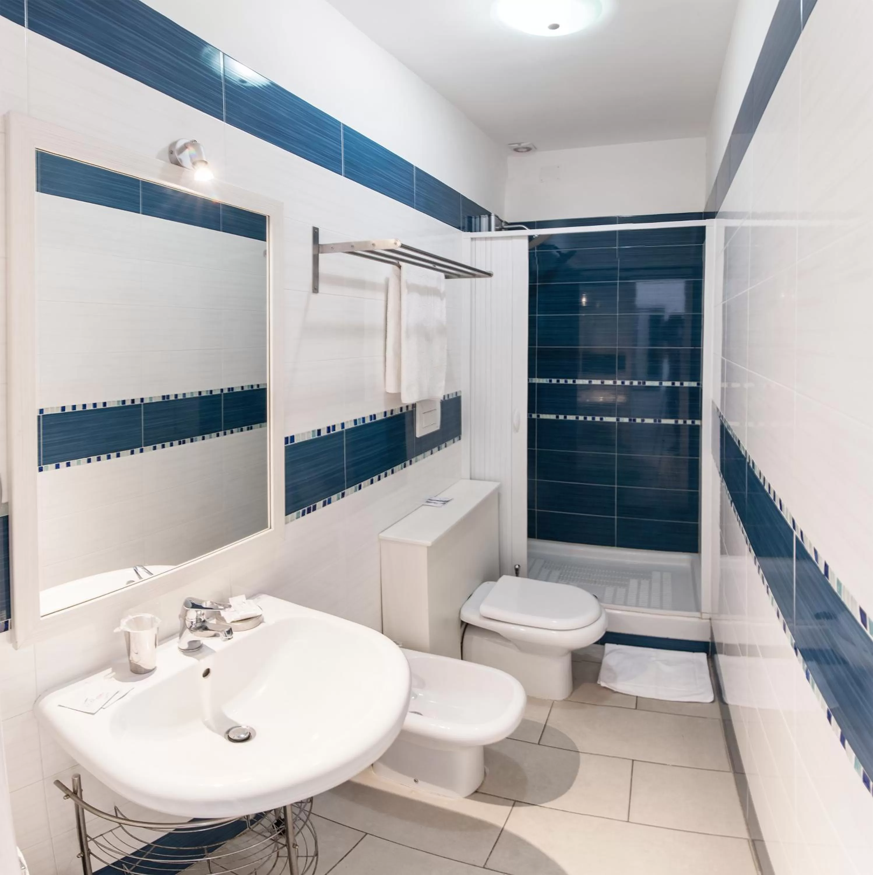 Quadruple Room with Bathroom in B&B Solimena