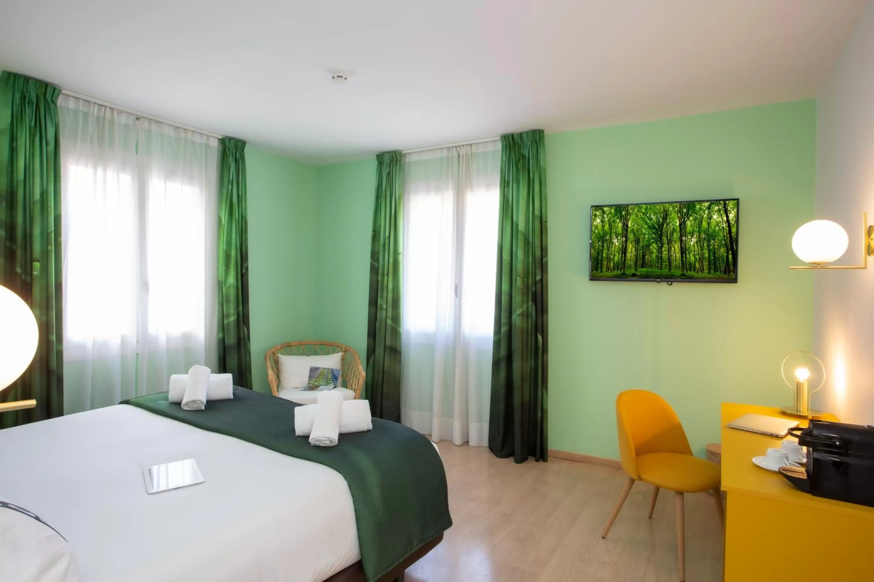 Superior Double Room in Casual Colours Barcelona