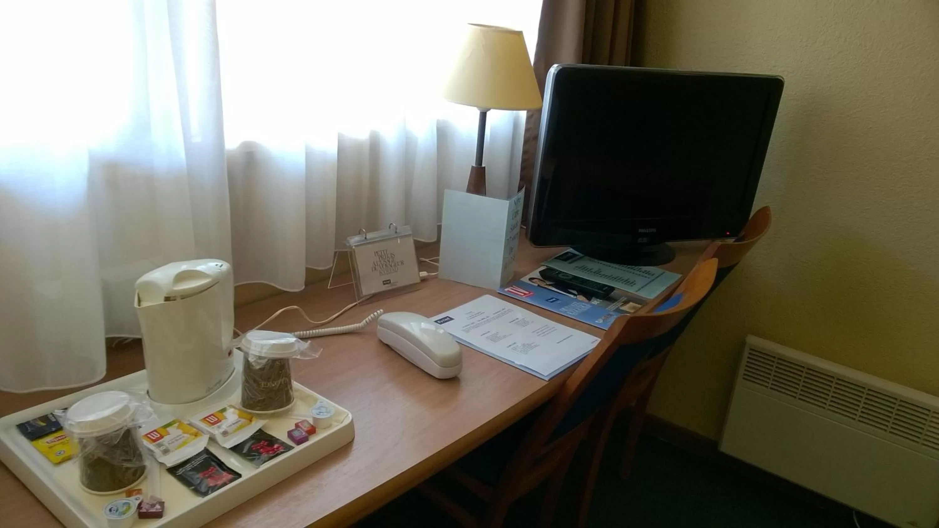 Triple Room (2 Single Beds + 1 Junior Bed) in Kyriad Mulhouse Est - Lutterbach