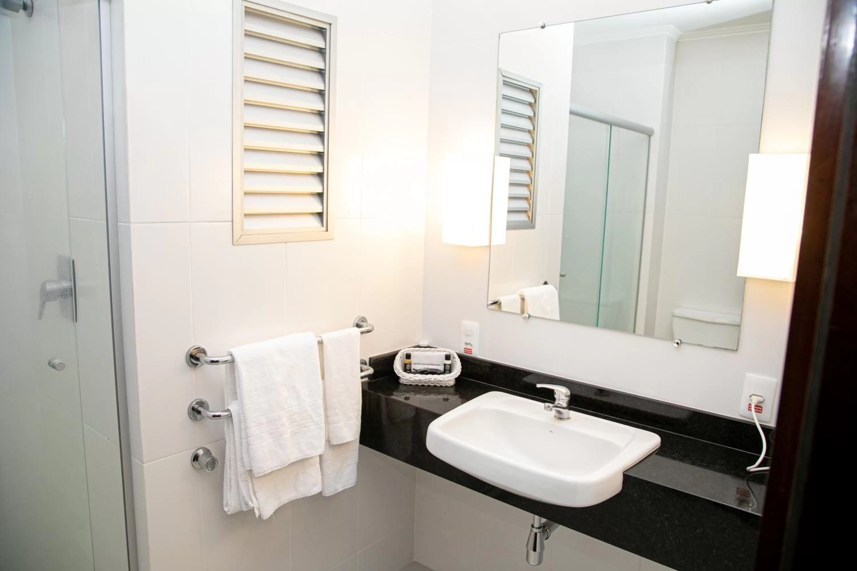 Luxury Double Room with Double Bed - single occupancy in Plaza Blumenau Hotel