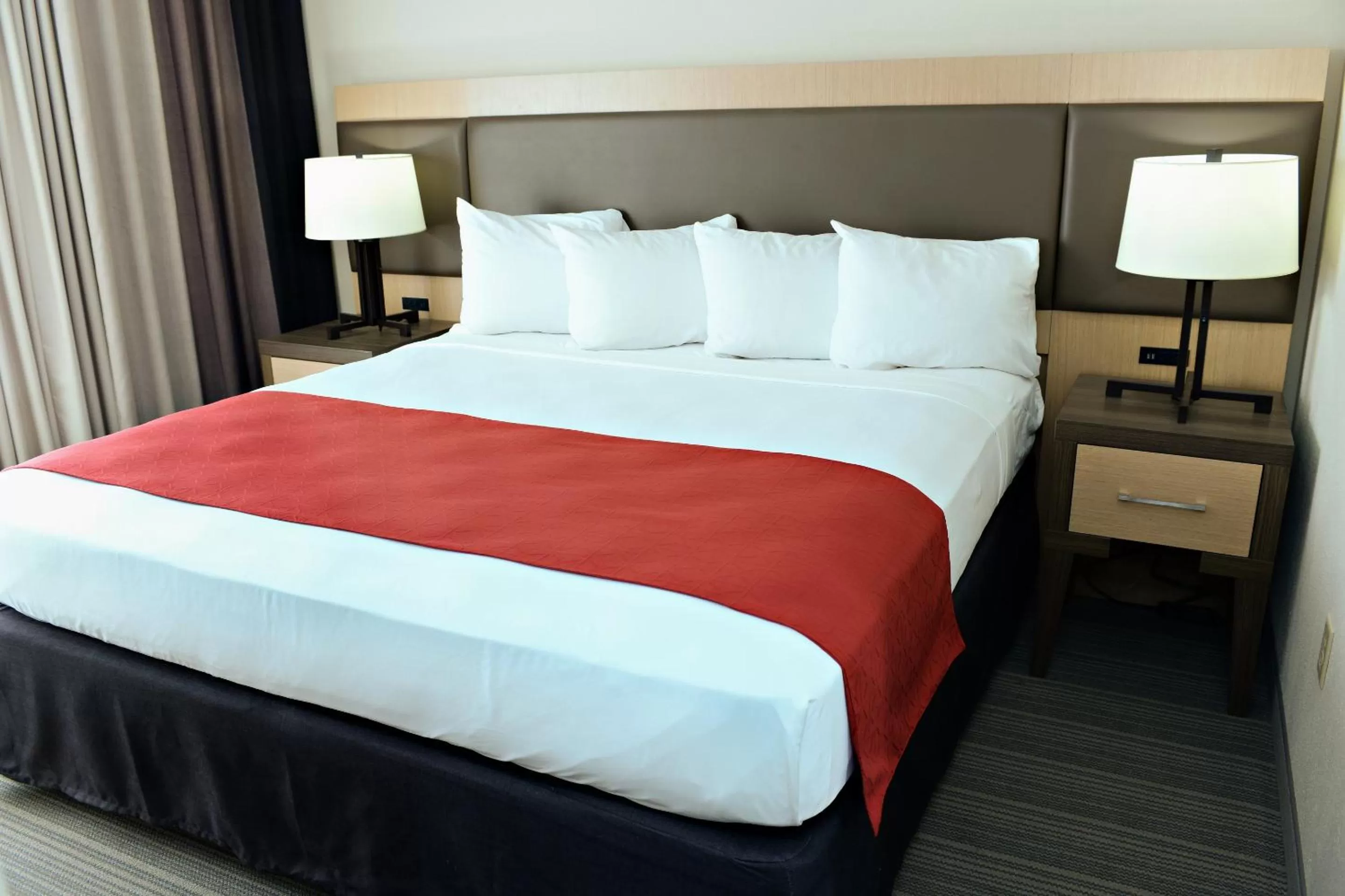 One-Bedroom King Suite in Country Inn & Suites by Radisson, Fairborn South, OH