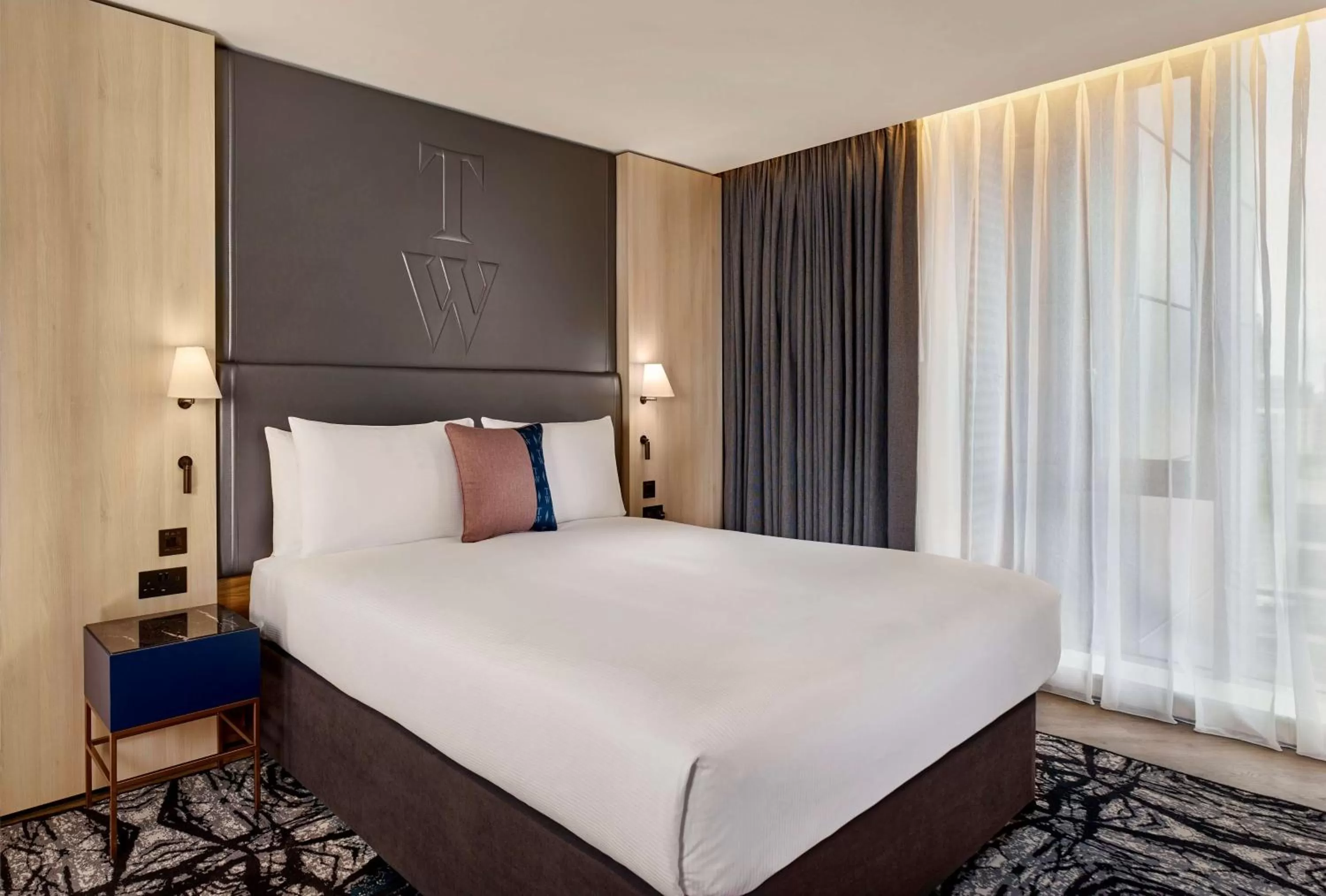 One-Bedroom King Suite in The Westminster London, Curio Collection by Hilton