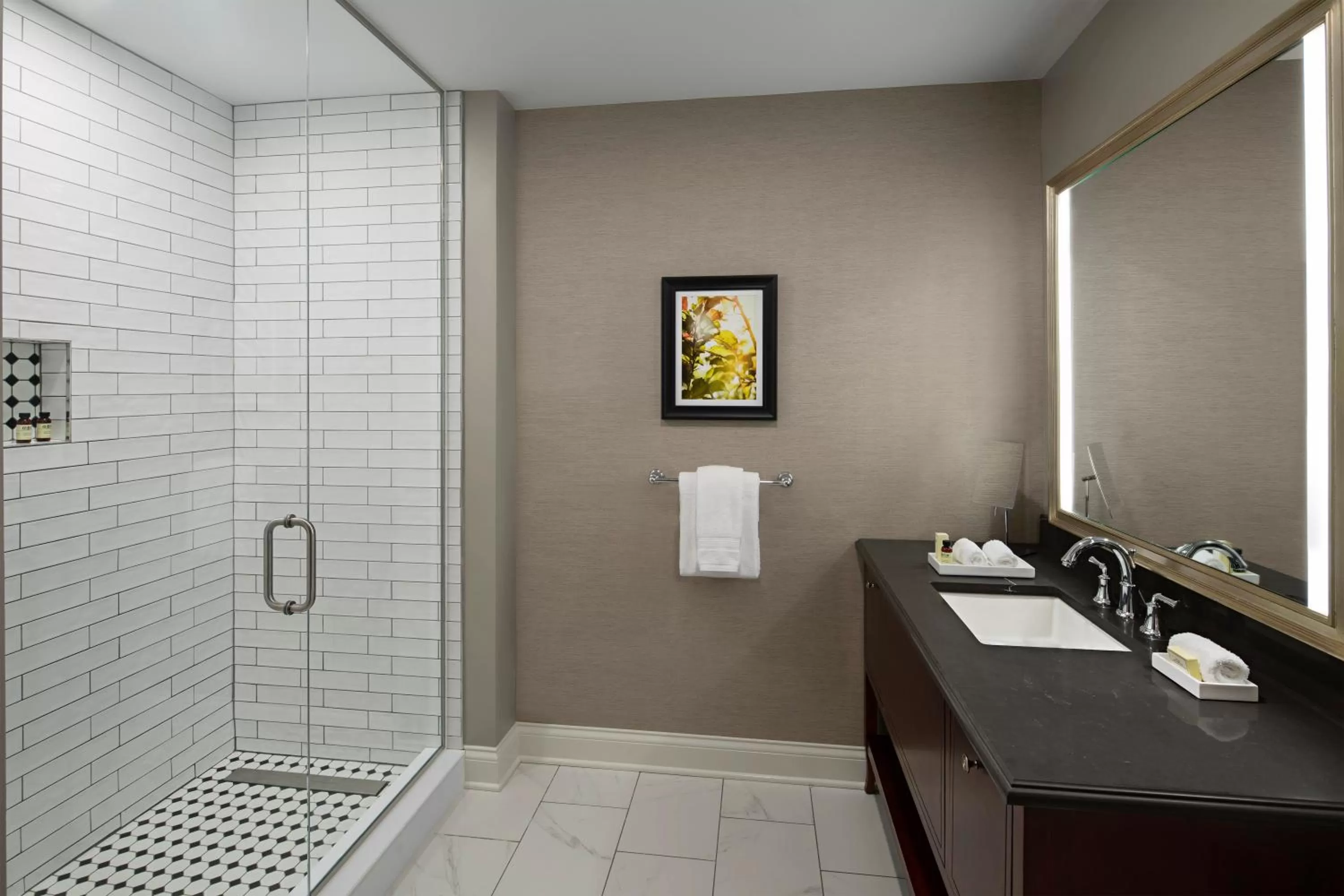 Queen Room - Disability Access in The Hancock Hotel