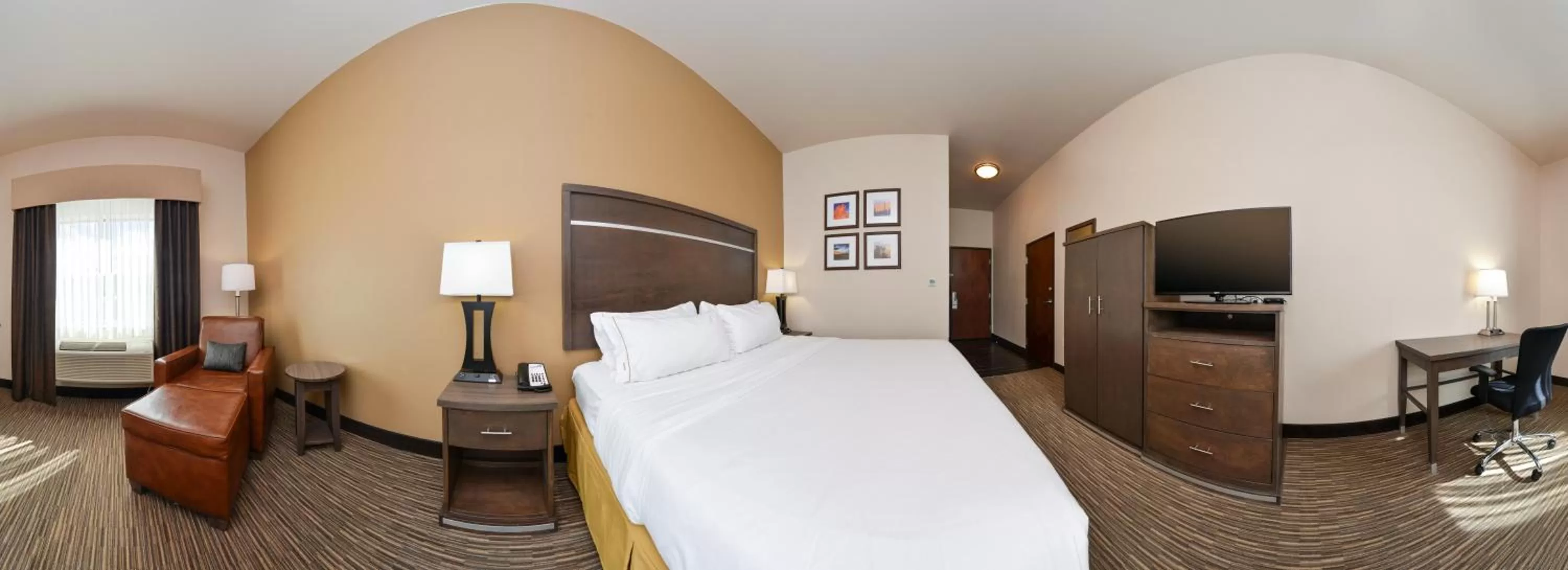King Room - Mobility Access/Hearing Accessible in Holiday Inn Express & Suites Globe by IHG