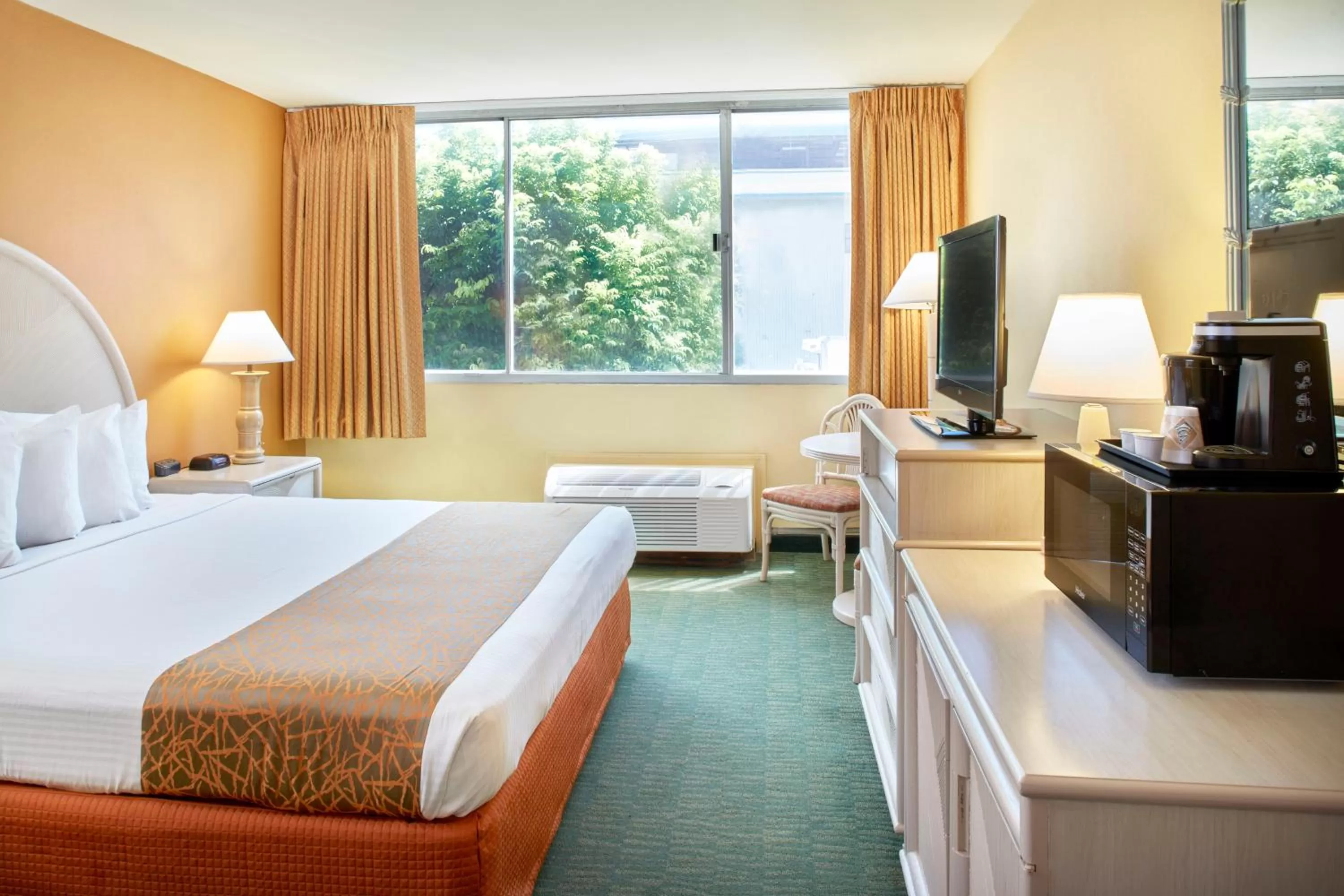 King Room - Disability Access in Airport Honolulu Hotel