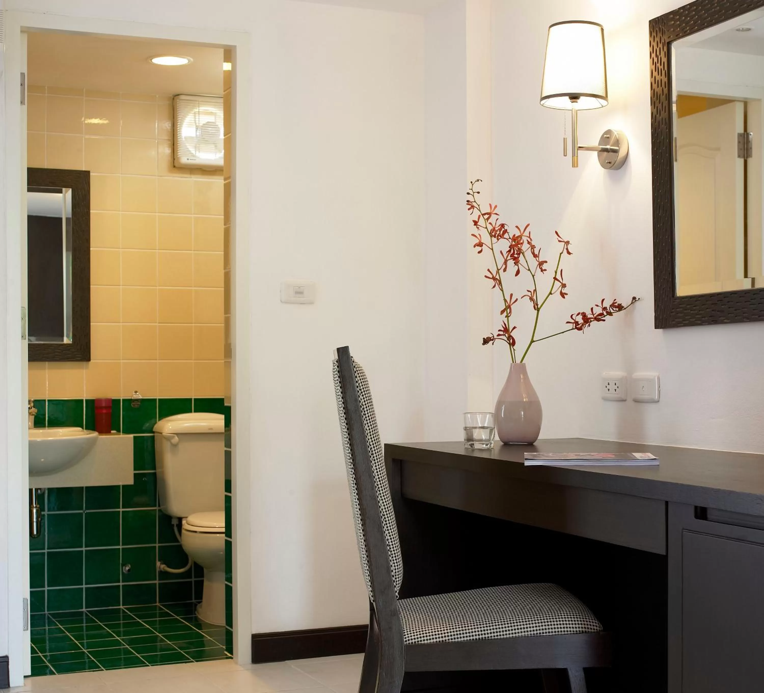 One-Bedroom Queen Suite in Veranda Lodge