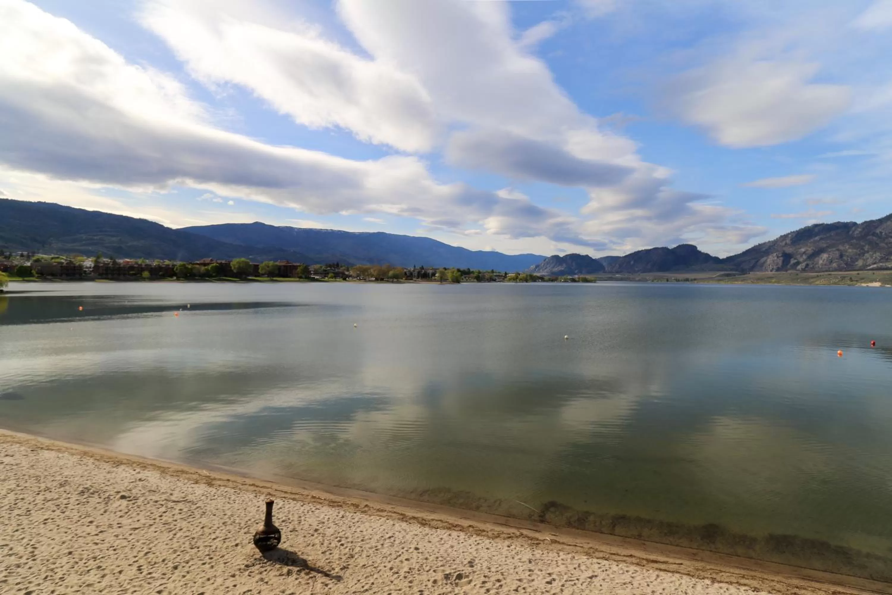 Studio with Lake View in Richter Pass Beach Resort