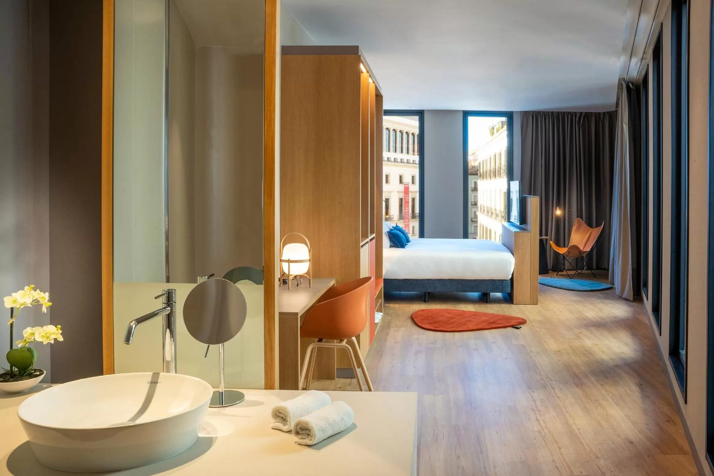 Corner Deluxe Double Room in Ocean Drive Madrid