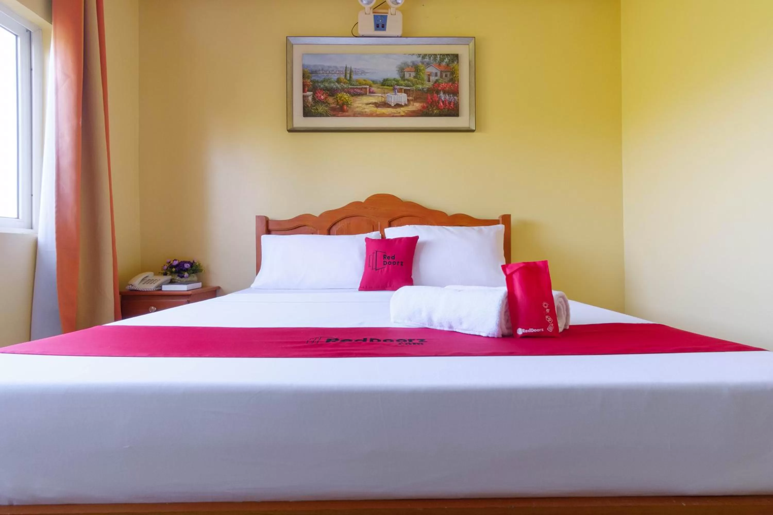 Double Room in RedDoorz Plus @ Manalo Extension Palawan