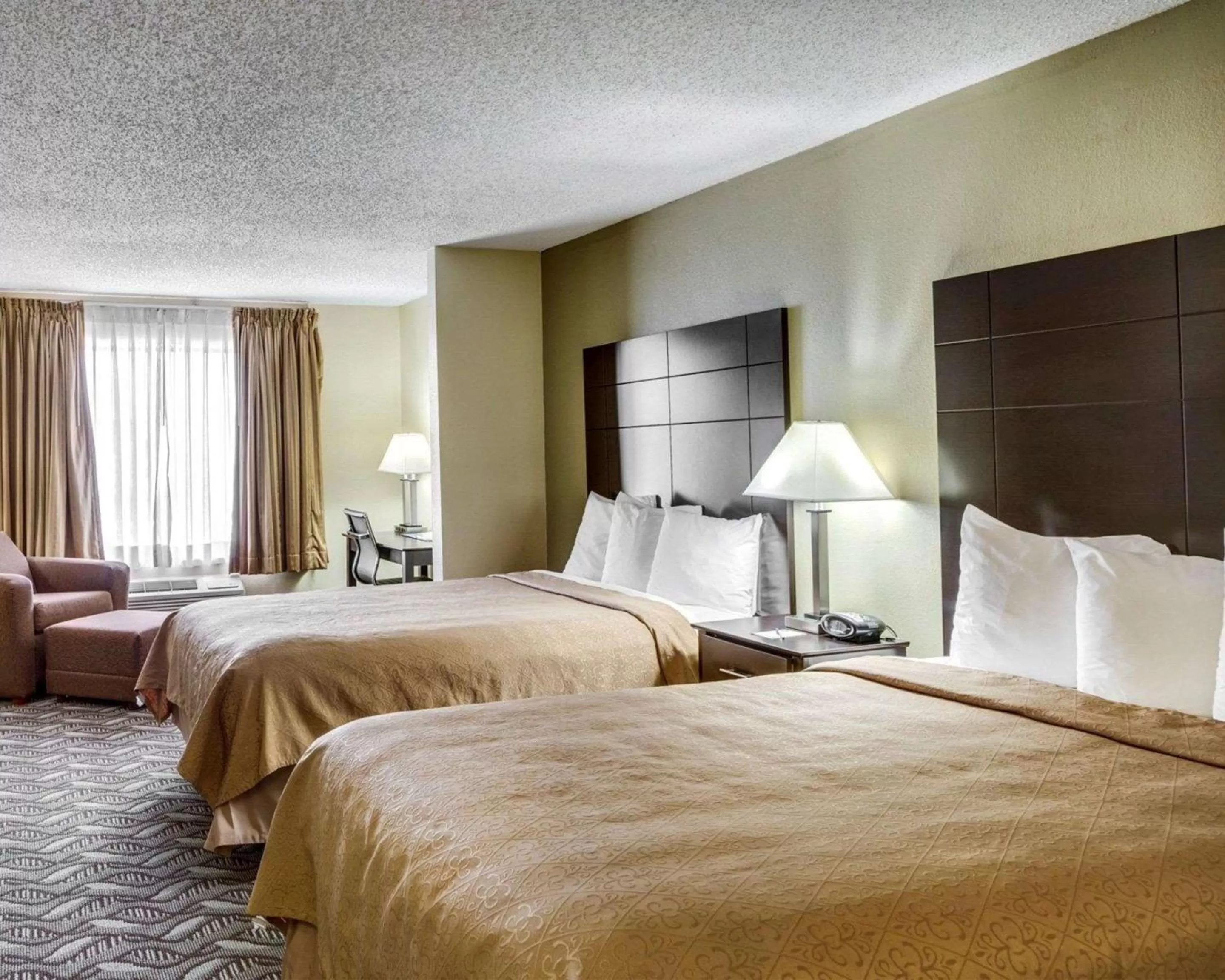 Queen Suite - Non-Smoking in Quality Suites Baton Rouge East - Denham Springs