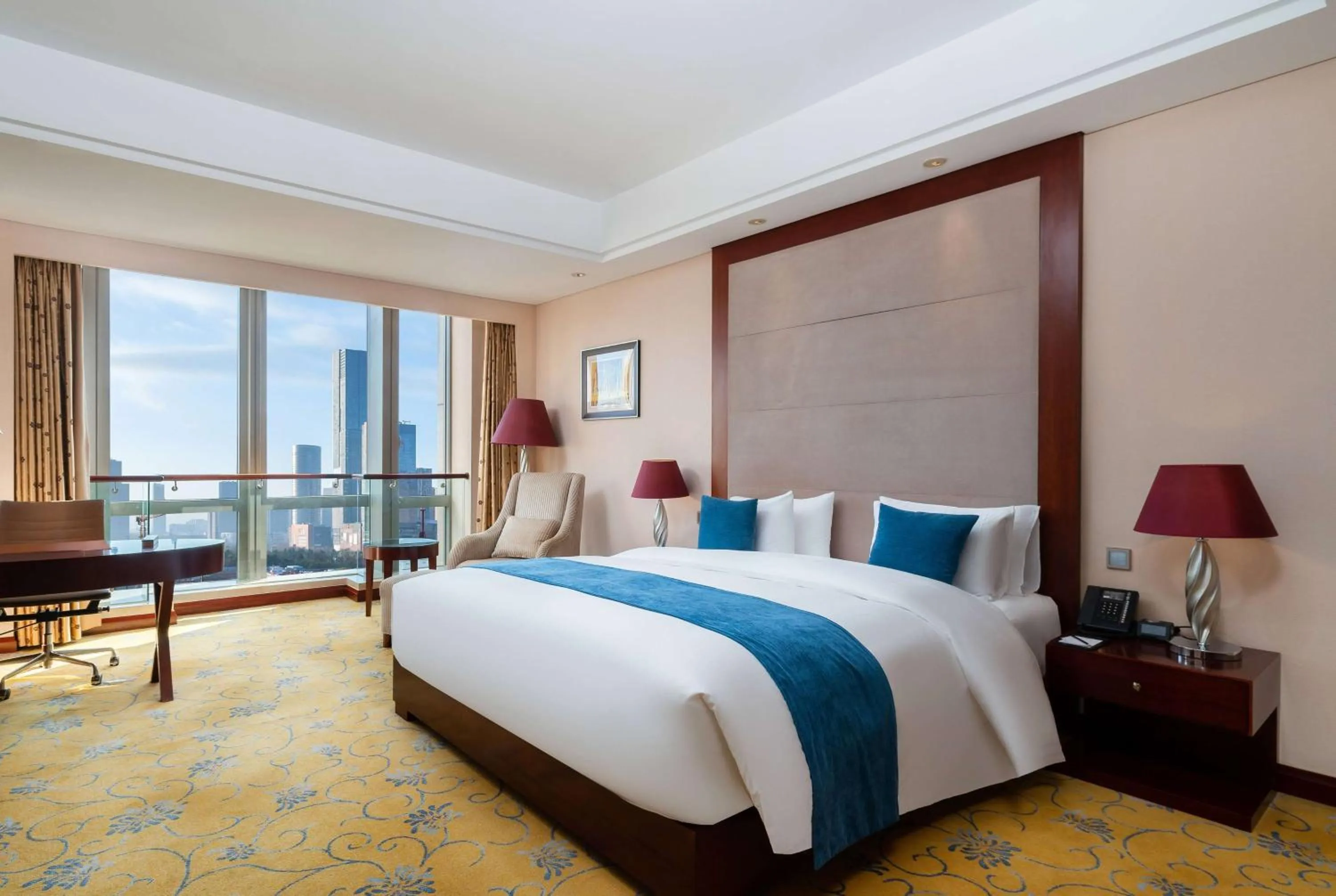 Family Suite with One King and One Twin Bed - Non-Smoking in Howard Johnson Tropical Garden Plaza Kunming