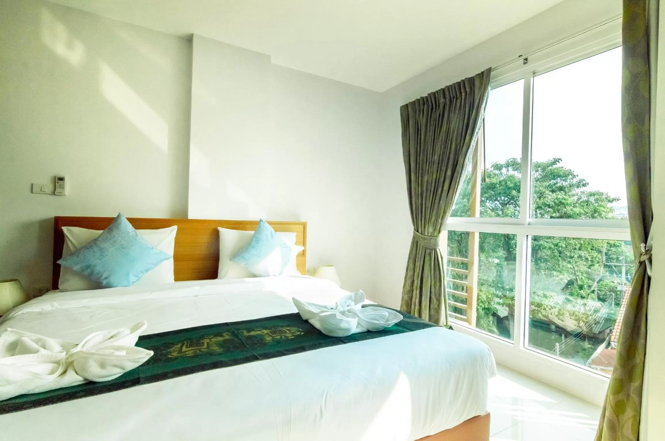 Studio with Balcony in G Residence