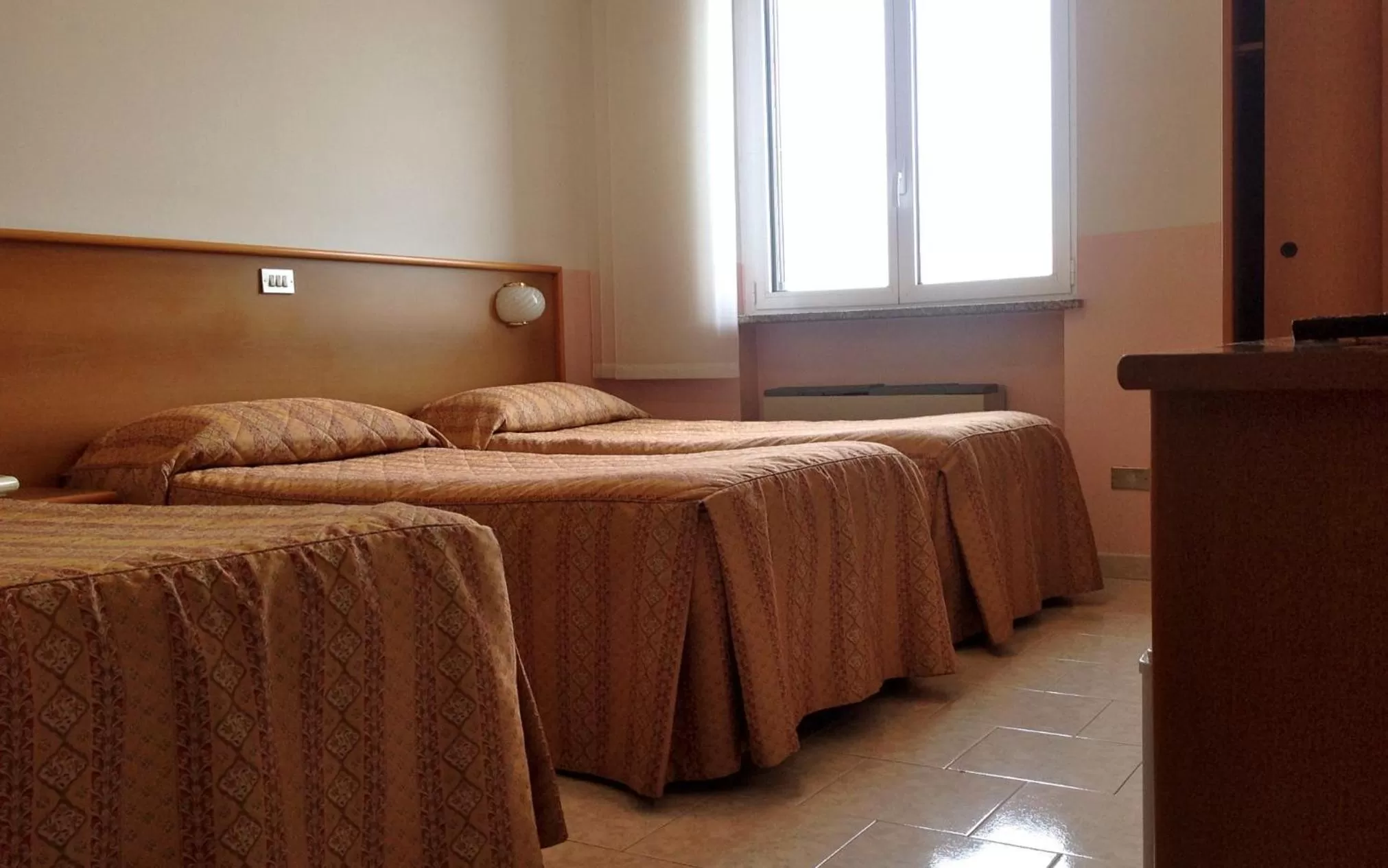 Standard Triple Room in Hotel Monumento