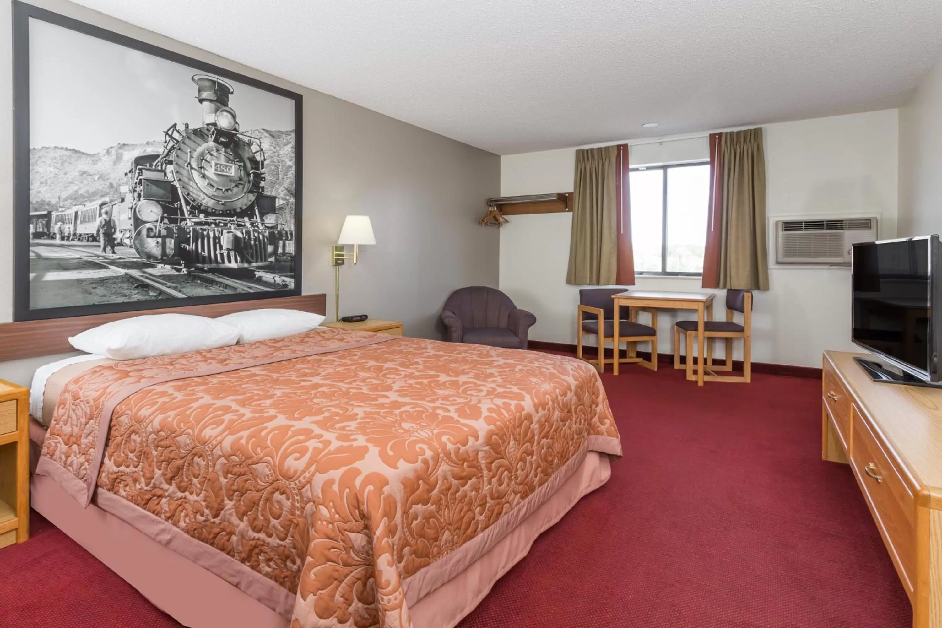 Queen Room - Mobility Access/Non-Smoking in Super 8 by Wyndham Grand Junction Colorado