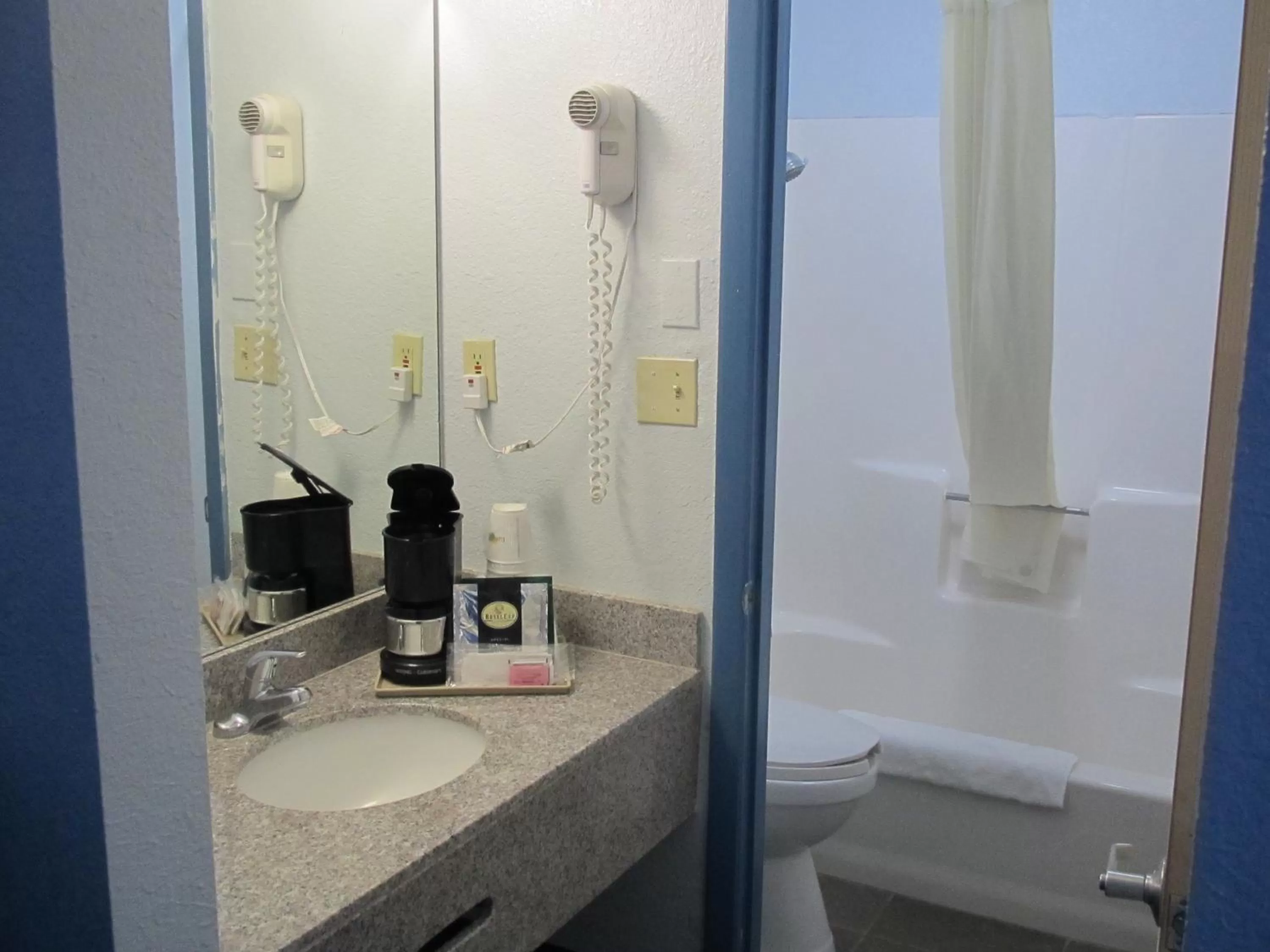 King Room - Non-Smoking in Super 8 by Wyndham Dumas TX