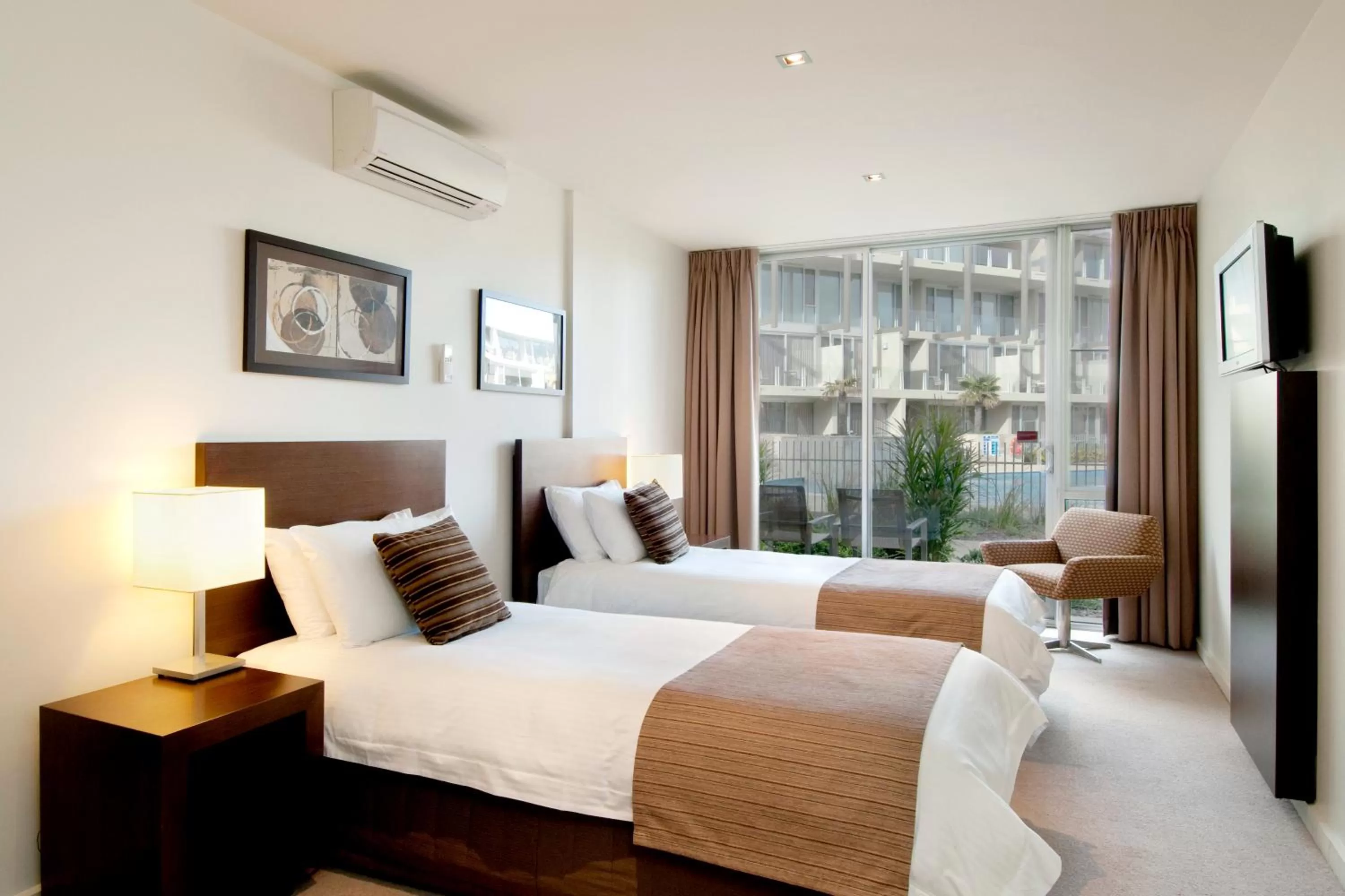 Twin Room with Pool View in Wyndham Resort Torquay