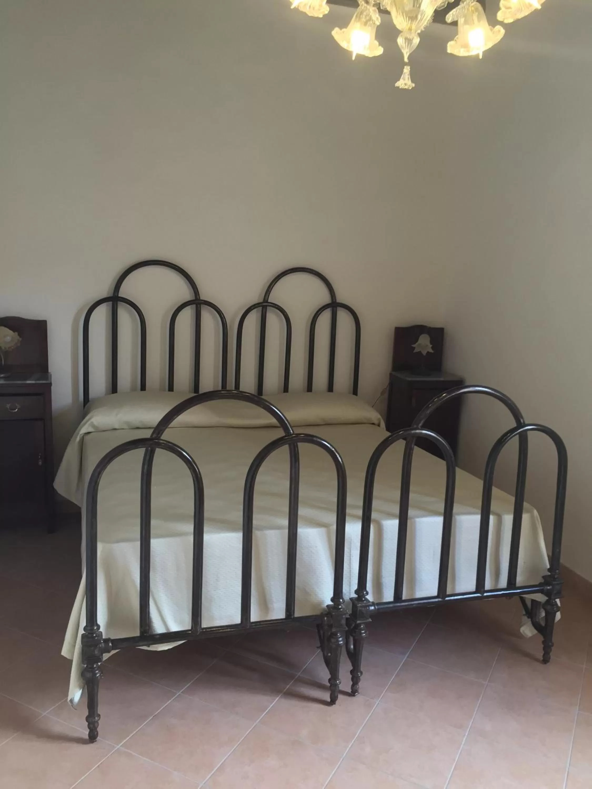 Double or Twin Room with Private Bathroom - single occupancy in B&B Pozzo dei Desideri
