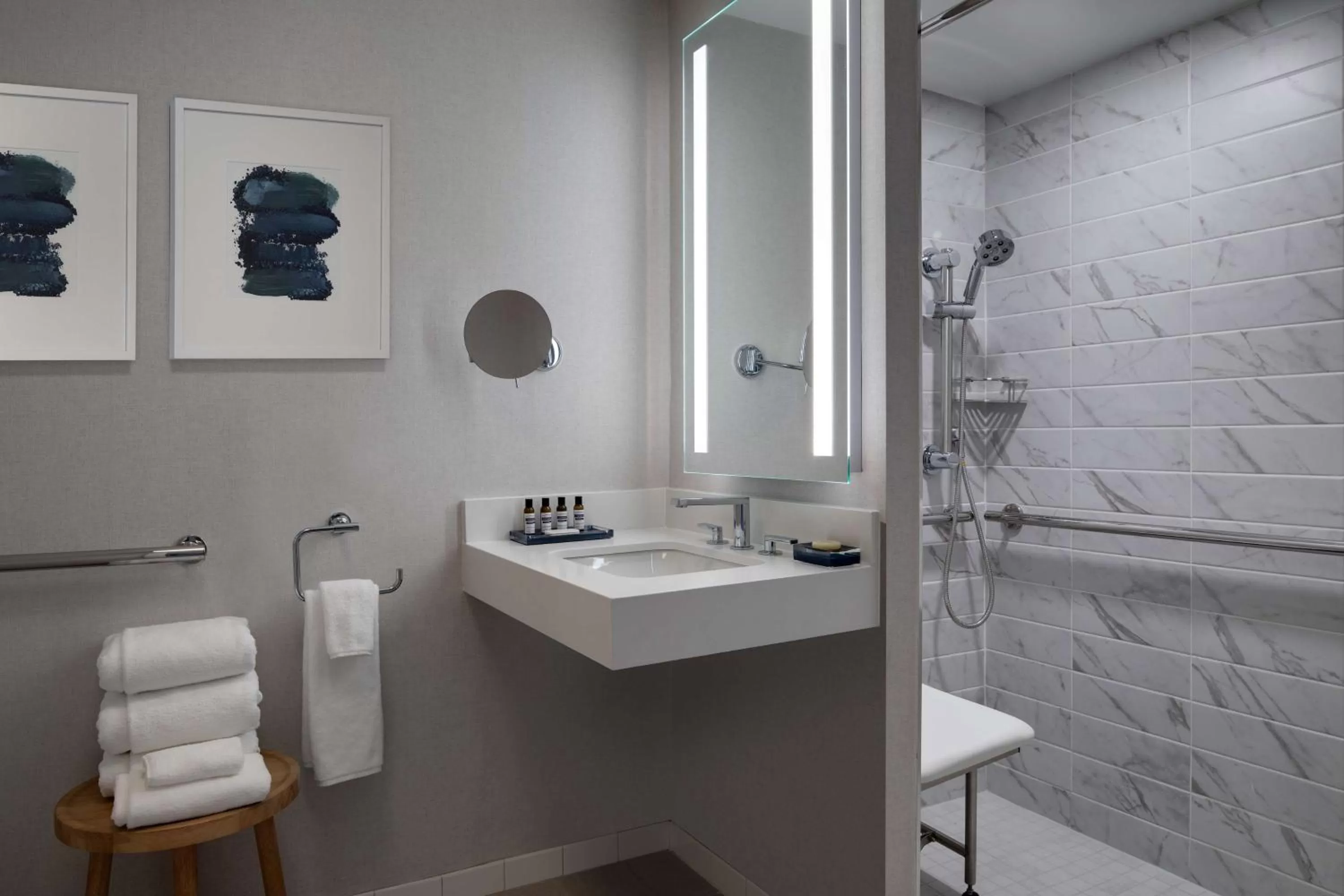 King Room with Accessible Shower - Disability Access in Hyatt Regency Boston Harbor