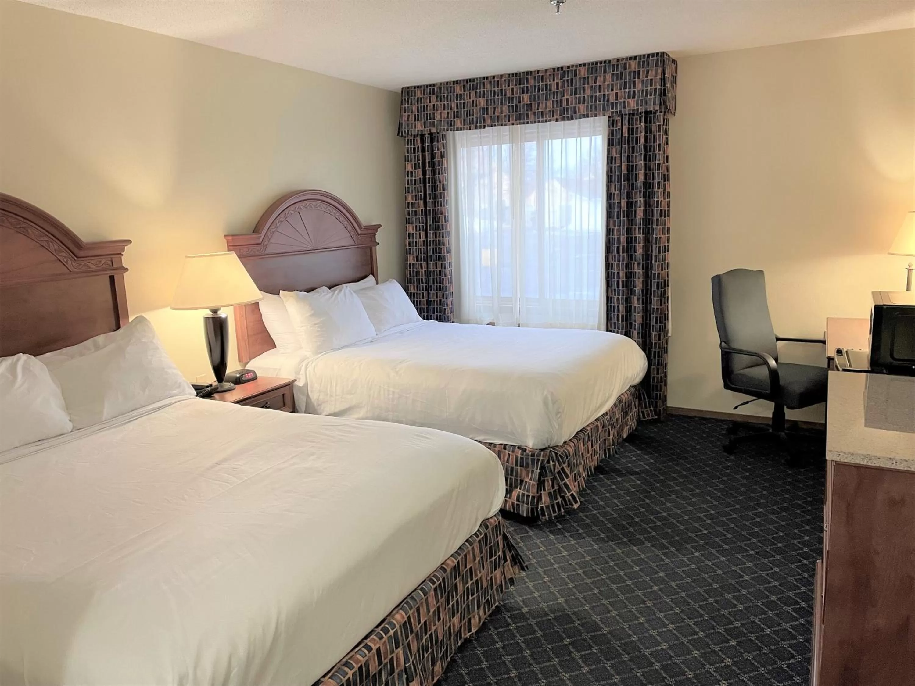 Deluxe Queen Room in The Hotel Bemidji
