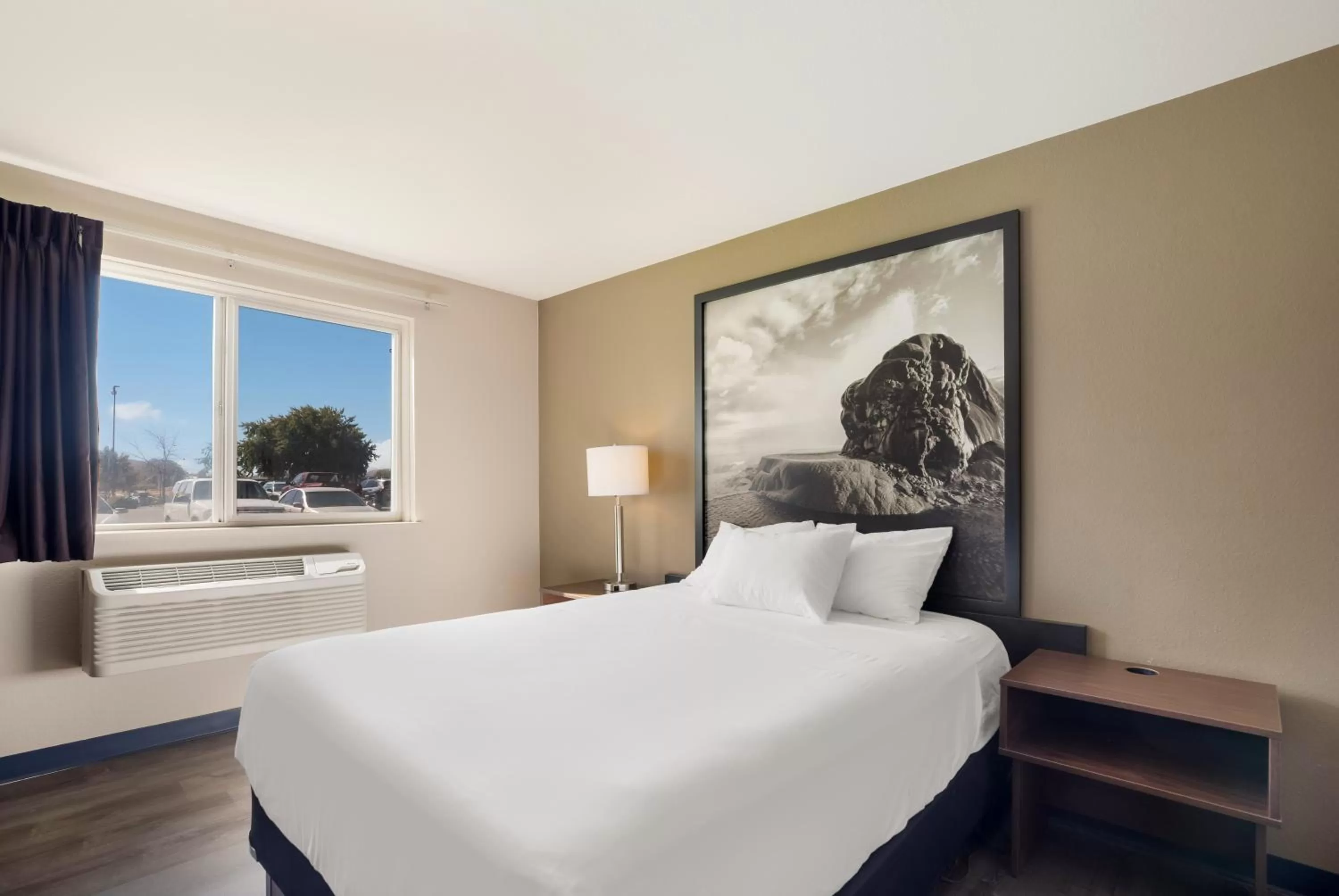 Queen Room - Disability Access - Non-Smoking in Americas Best Value Inn Sparks