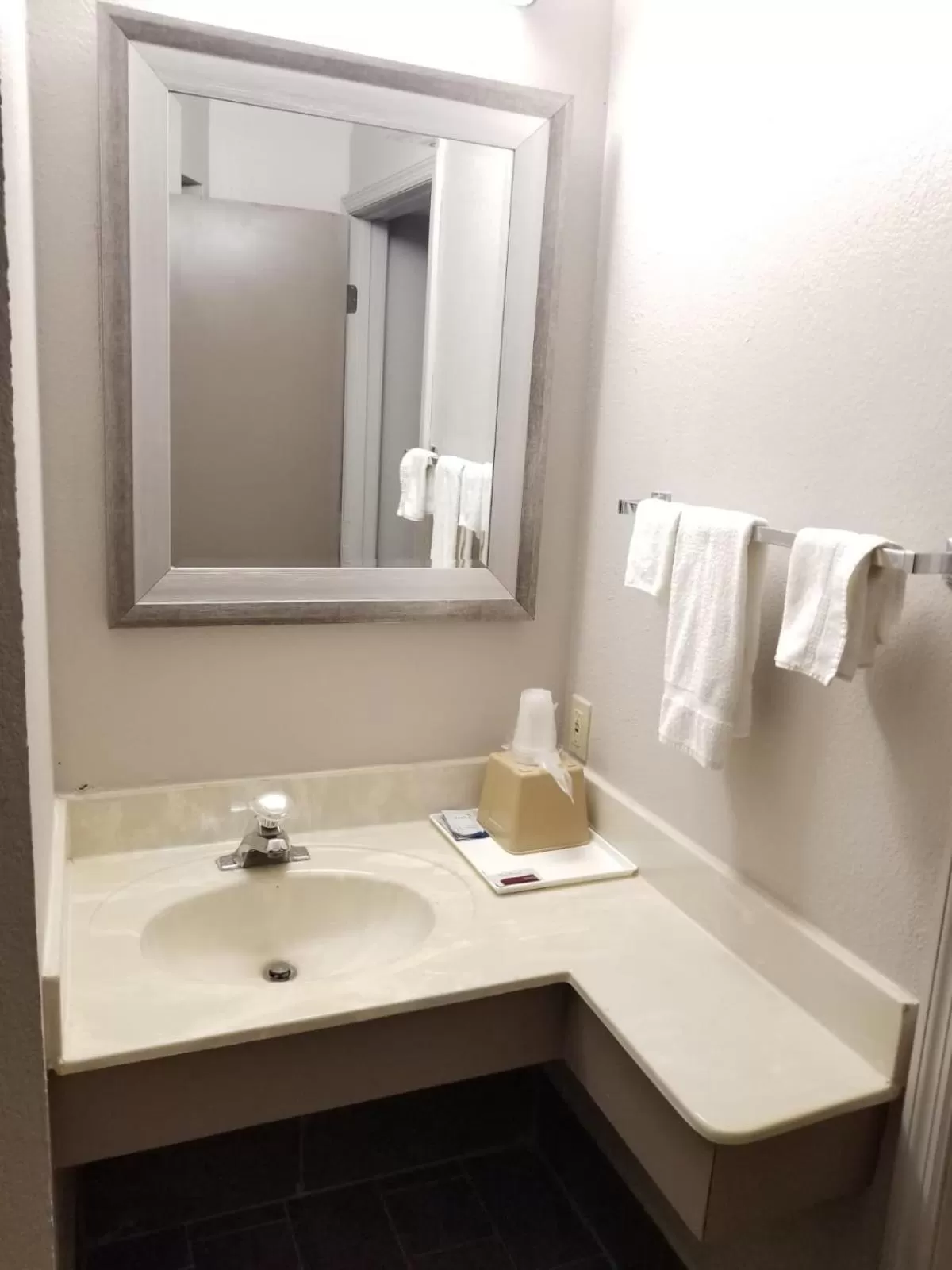 King Room - Non-Smoking in Days Inn by Wyndham Thomson