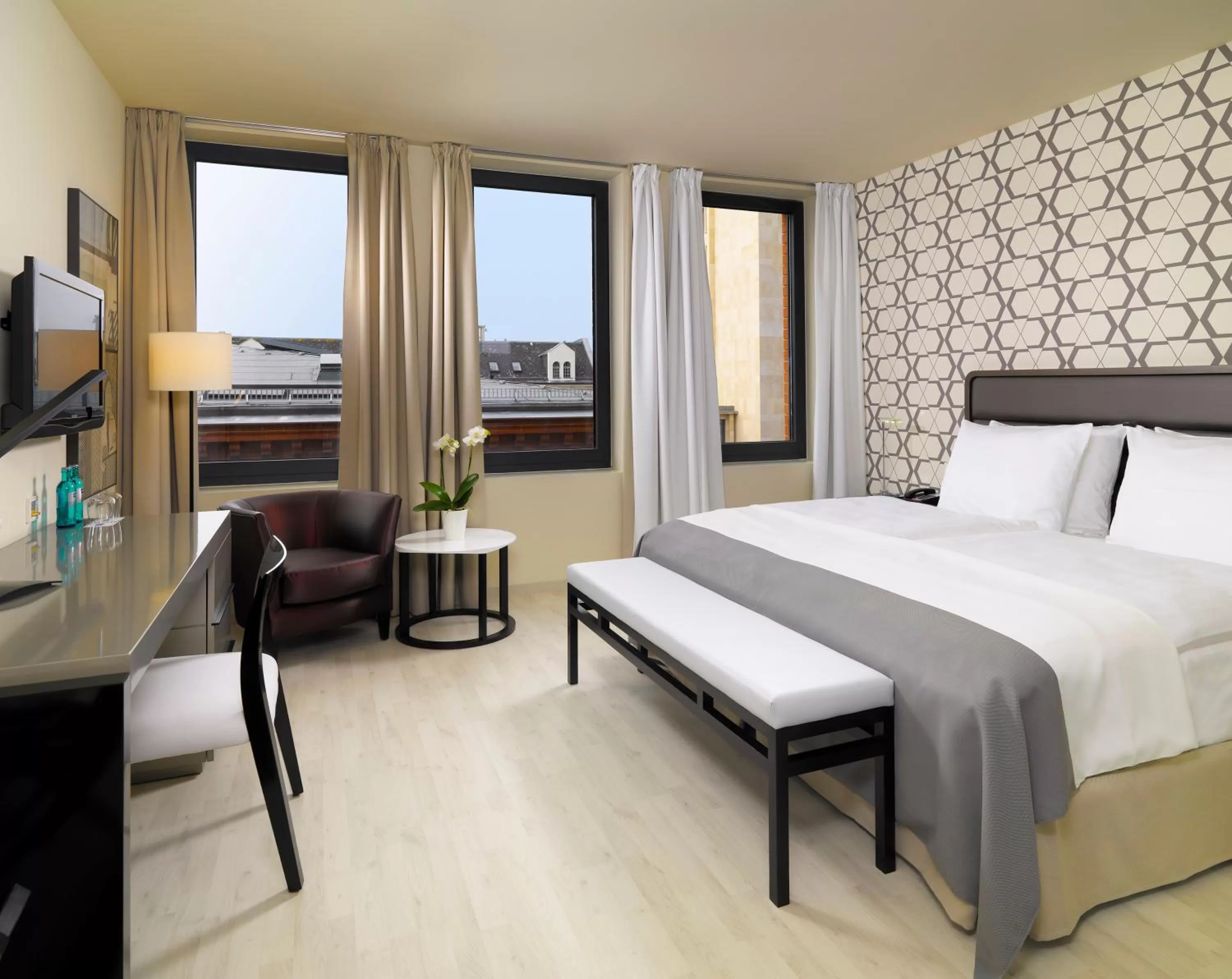Deluxe Double or Twin Room in H10 Berlin Ku'Damm